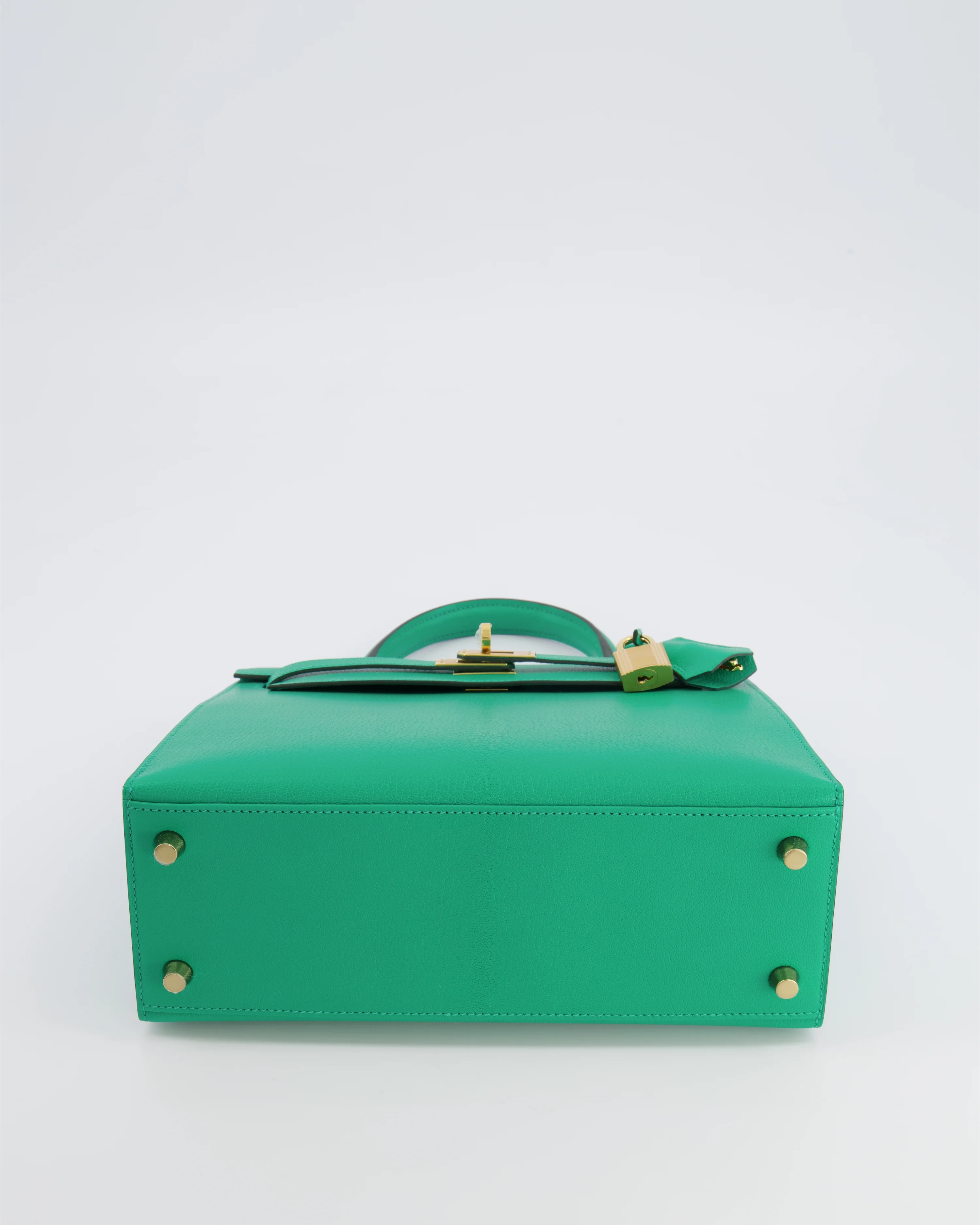 Hermès Kelly 25 Sellier Bag in Menthe Chèvre Chamkila Leather with Gold Hardware - Image 17