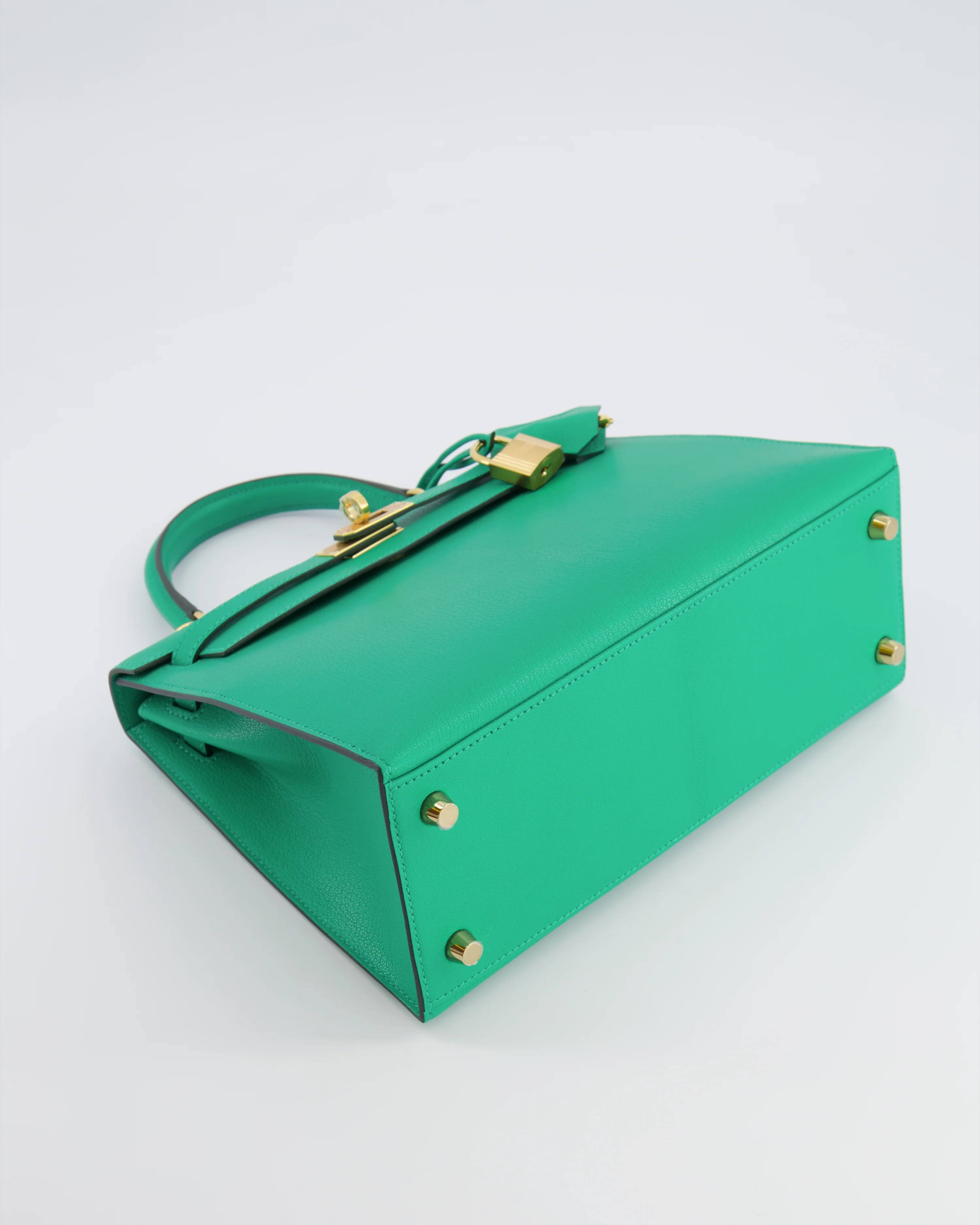 Hermès Kelly 25 Sellier Bag in Menthe Chèvre Chamkila Leather with Gold Hardware - Image 18