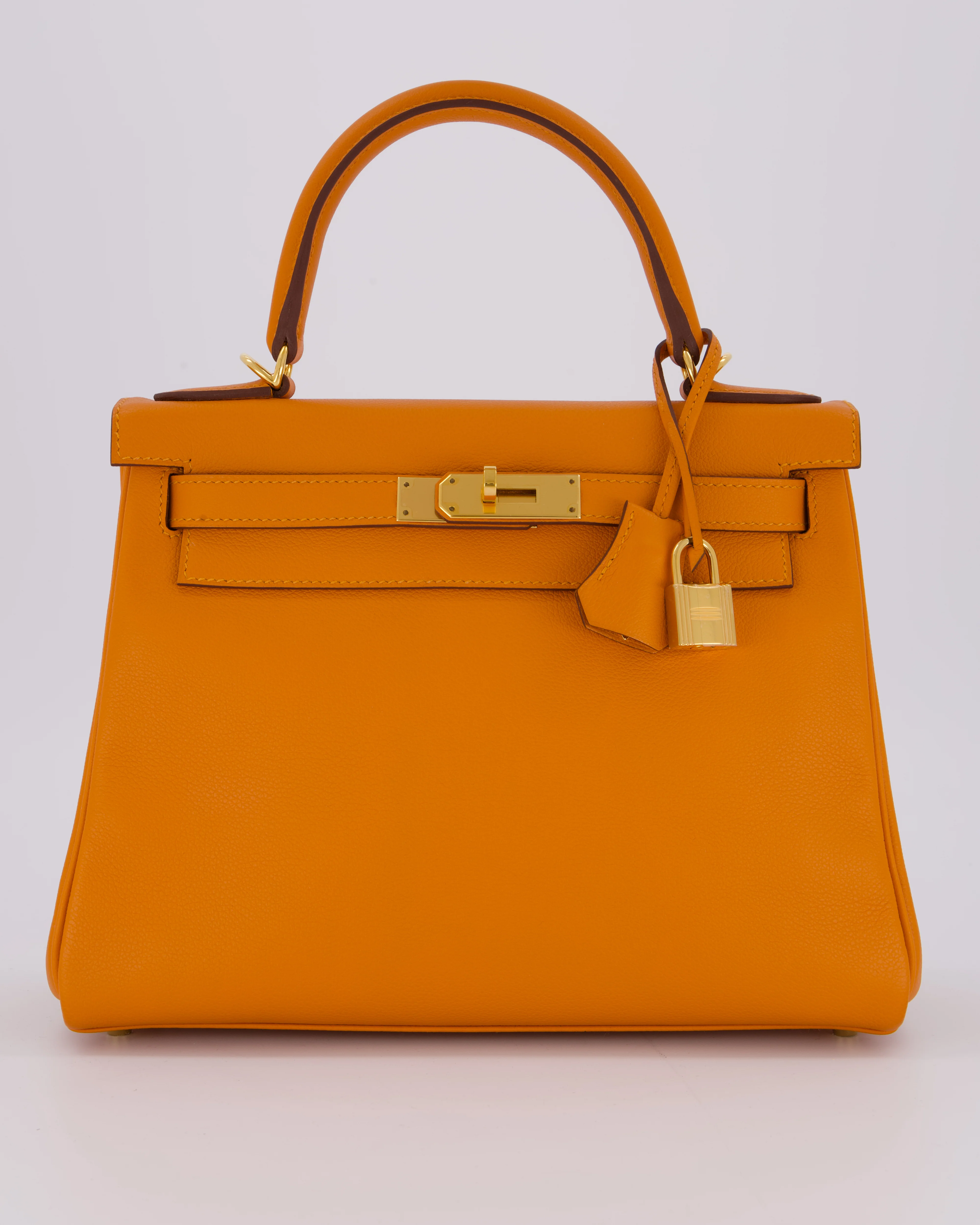 Hermès Kelly 28 Retourne Bag in Abricot Evercolor Leather with Gold Hardware - Image 2