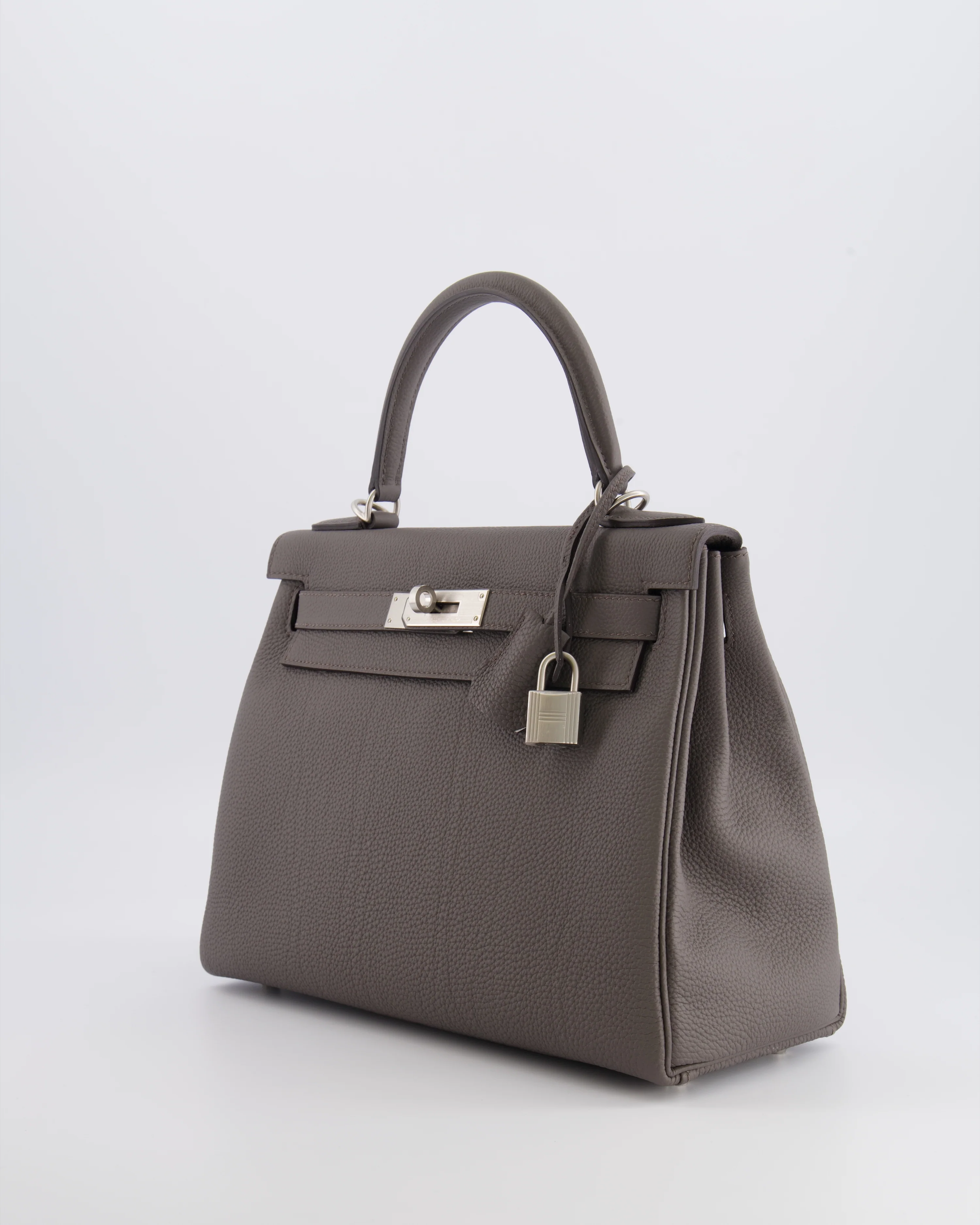Hermès Kelly 28 Retourne HSS Bag in Gris Etain Togo Leather with Gris Perle Interior and Brushed Palladium Hardware - Image 5