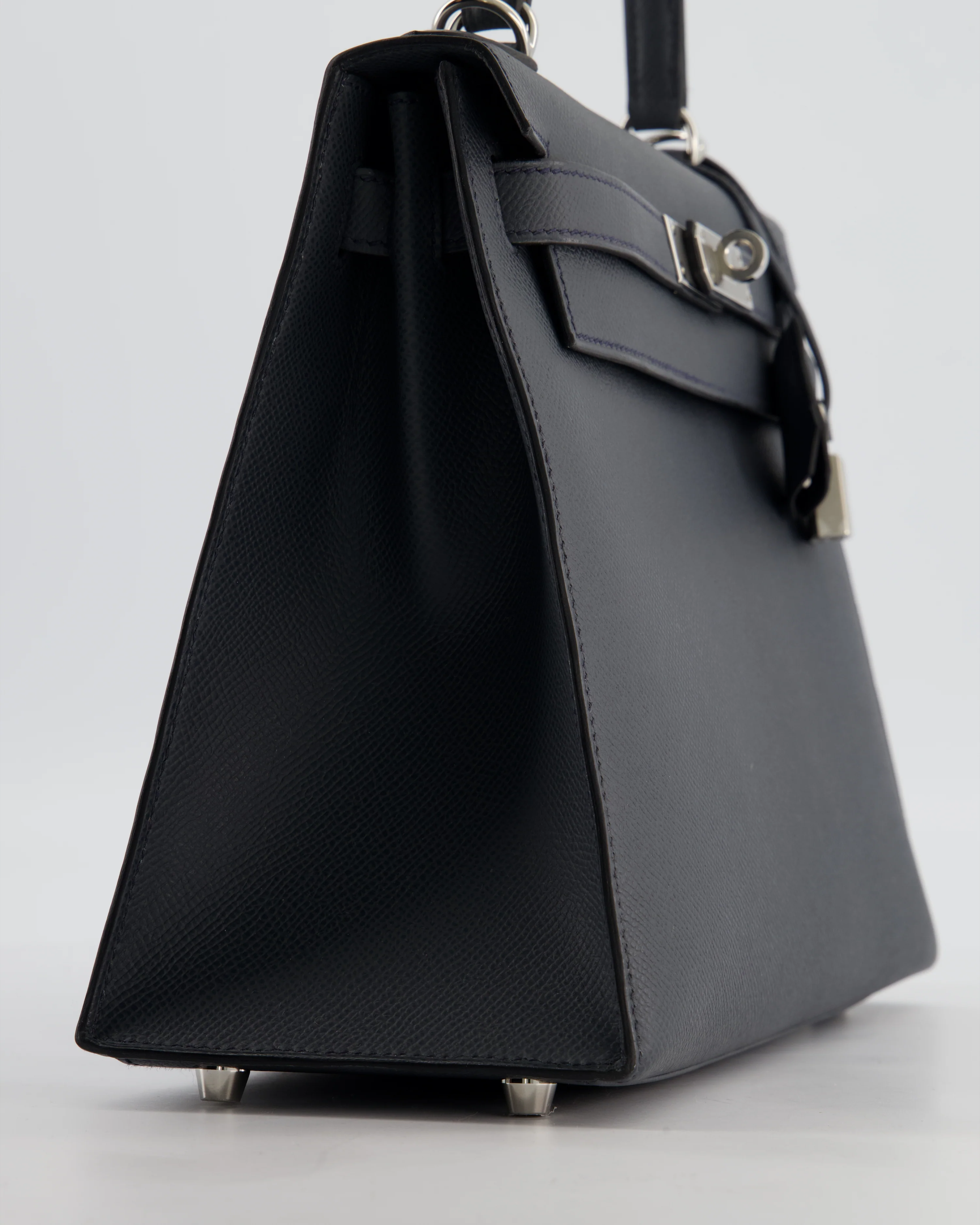 Hermès Kelly 28 Sellier Bag in Gris Misty Epsom Leather with Palladium Hardware - Image 11