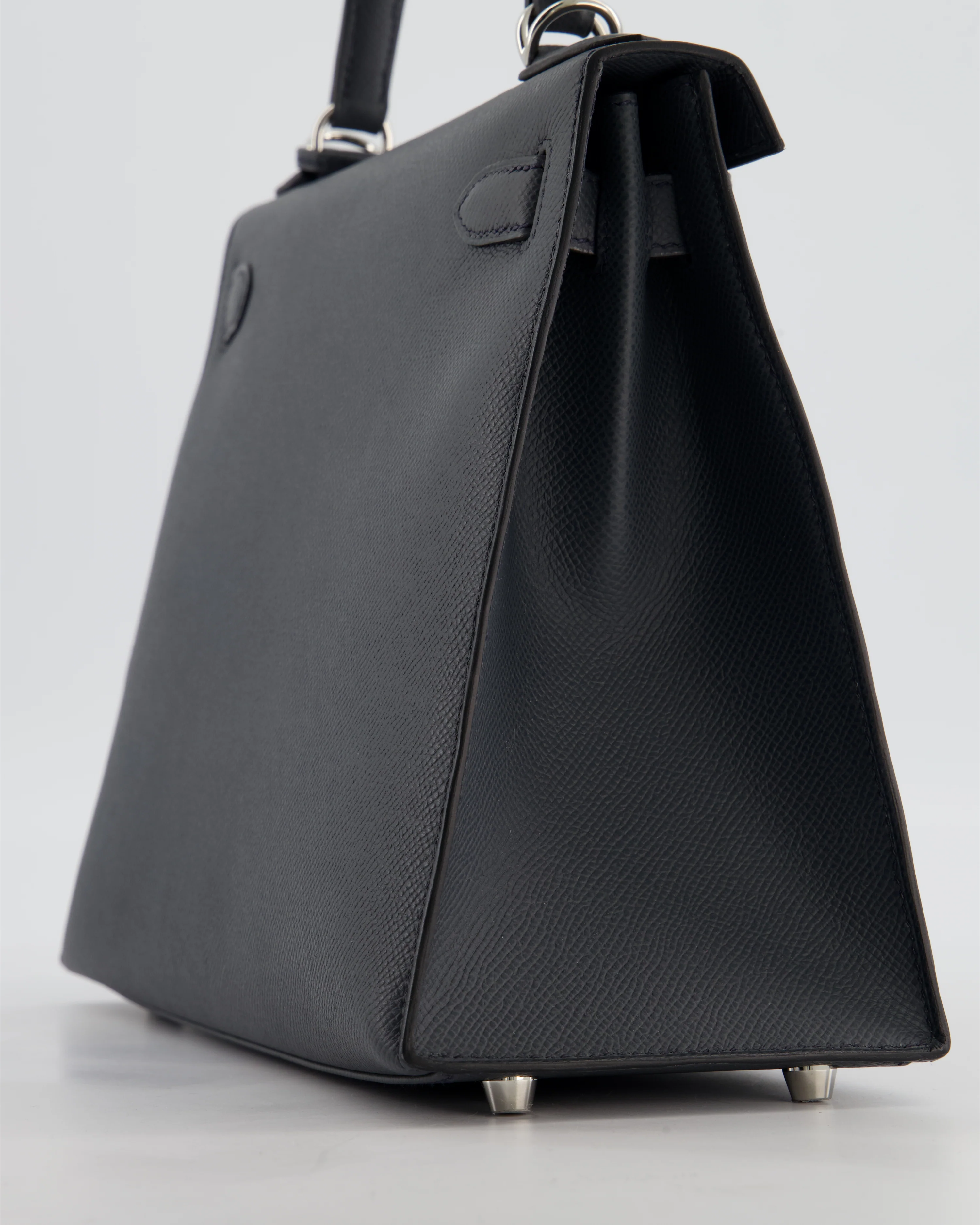 Hermès Kelly 28 Sellier Bag in Gris Misty Epsom Leather with Palladium Hardware - Image 13