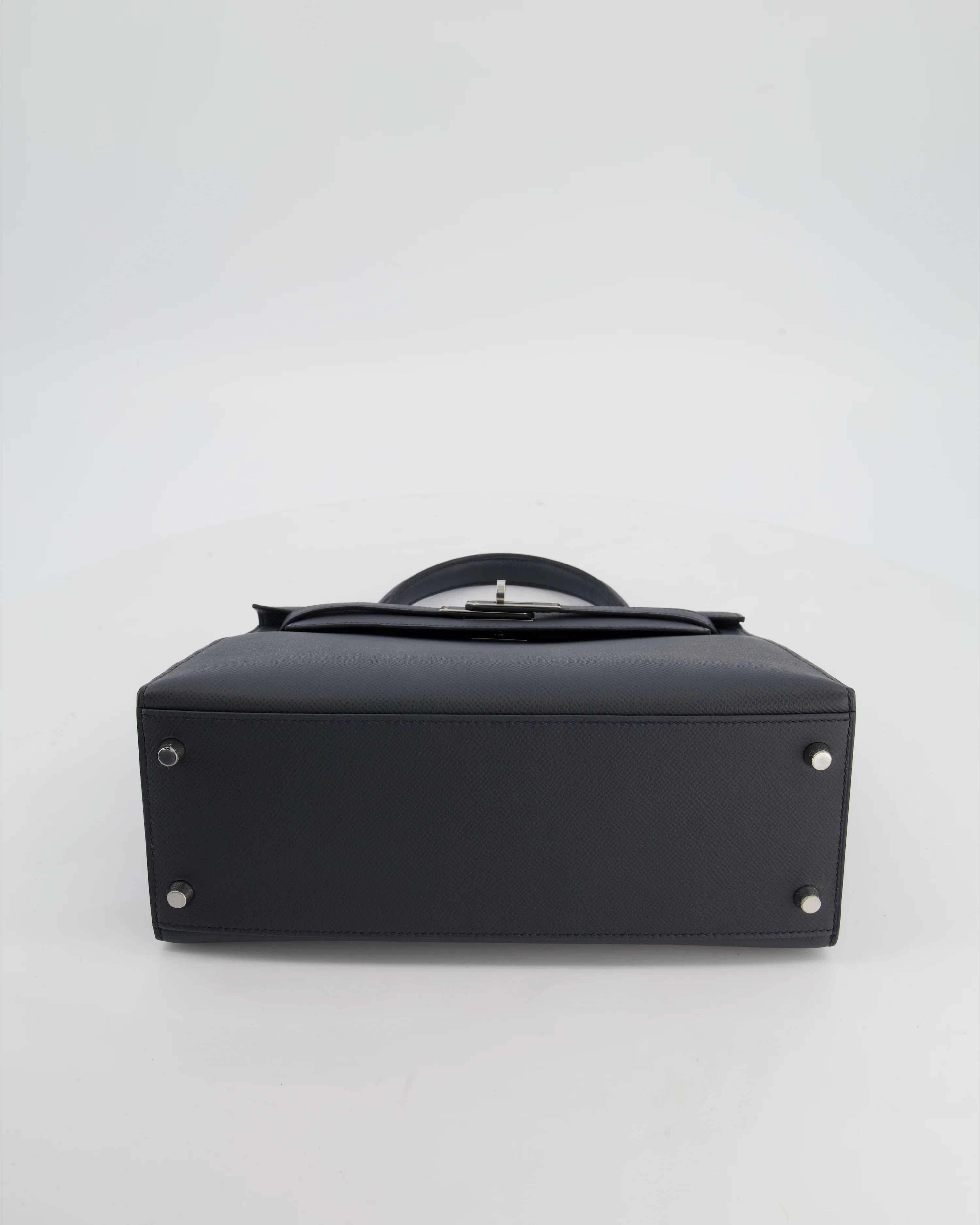 Hermès Kelly 28 Sellier Bag in Gris Misty Epsom Leather with Palladium Hardware - Image 20