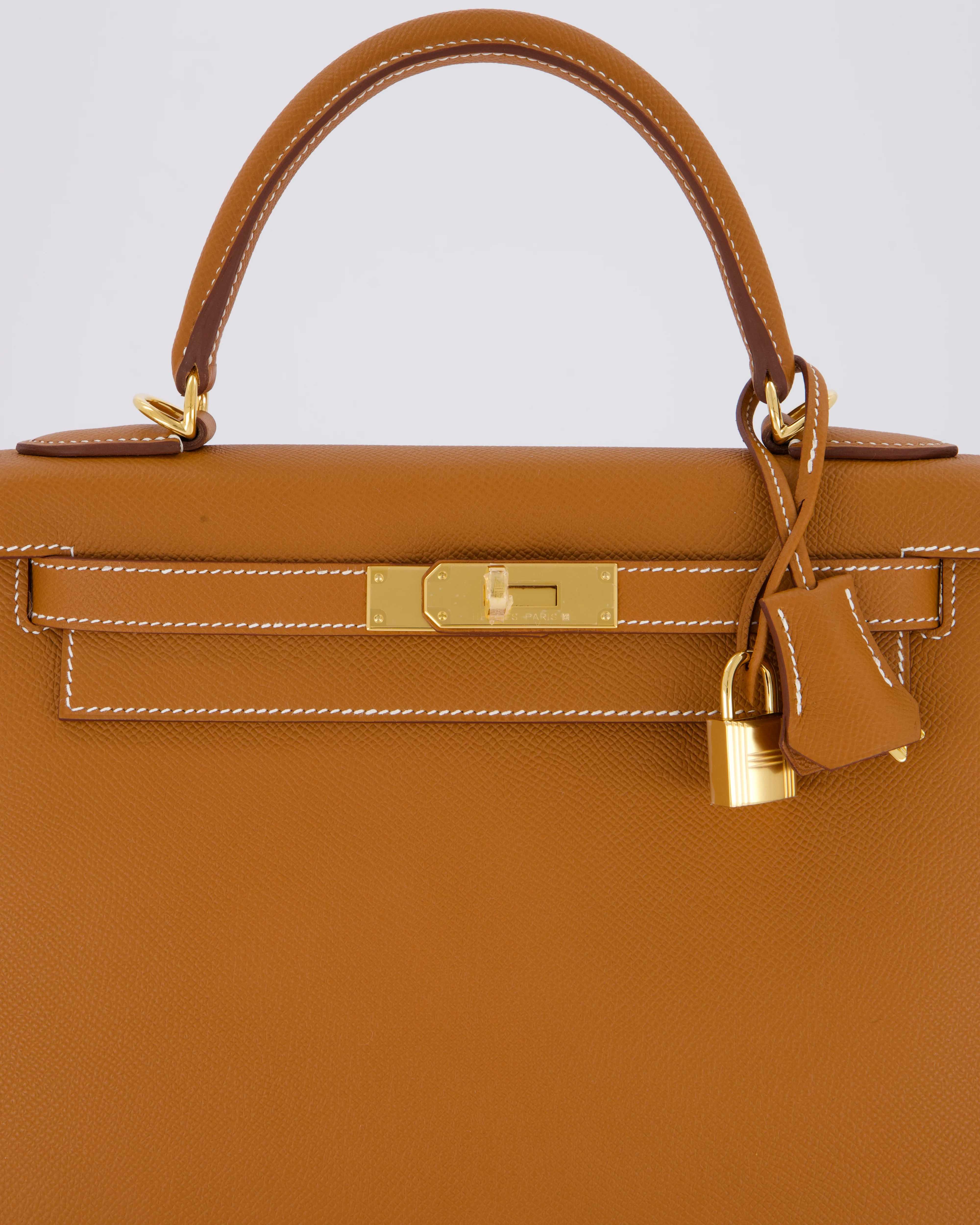 Hermès Kelly 28 Sellier Bag in Gold Epsom Leather with Gold Hardware - Image 12