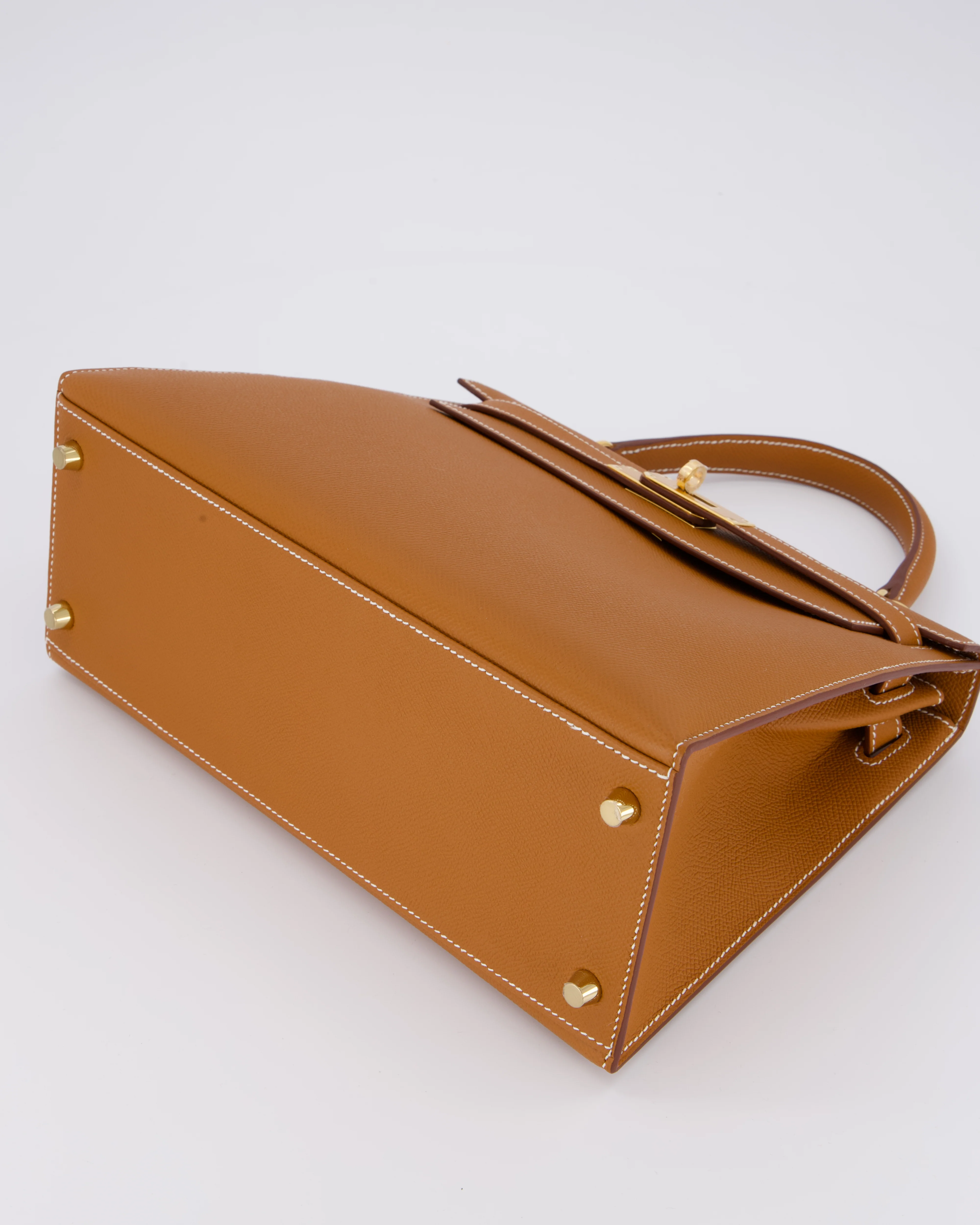 Hermès Kelly 28 Sellier Bag in Gold Epsom Leather with Gold Hardware - Image 20