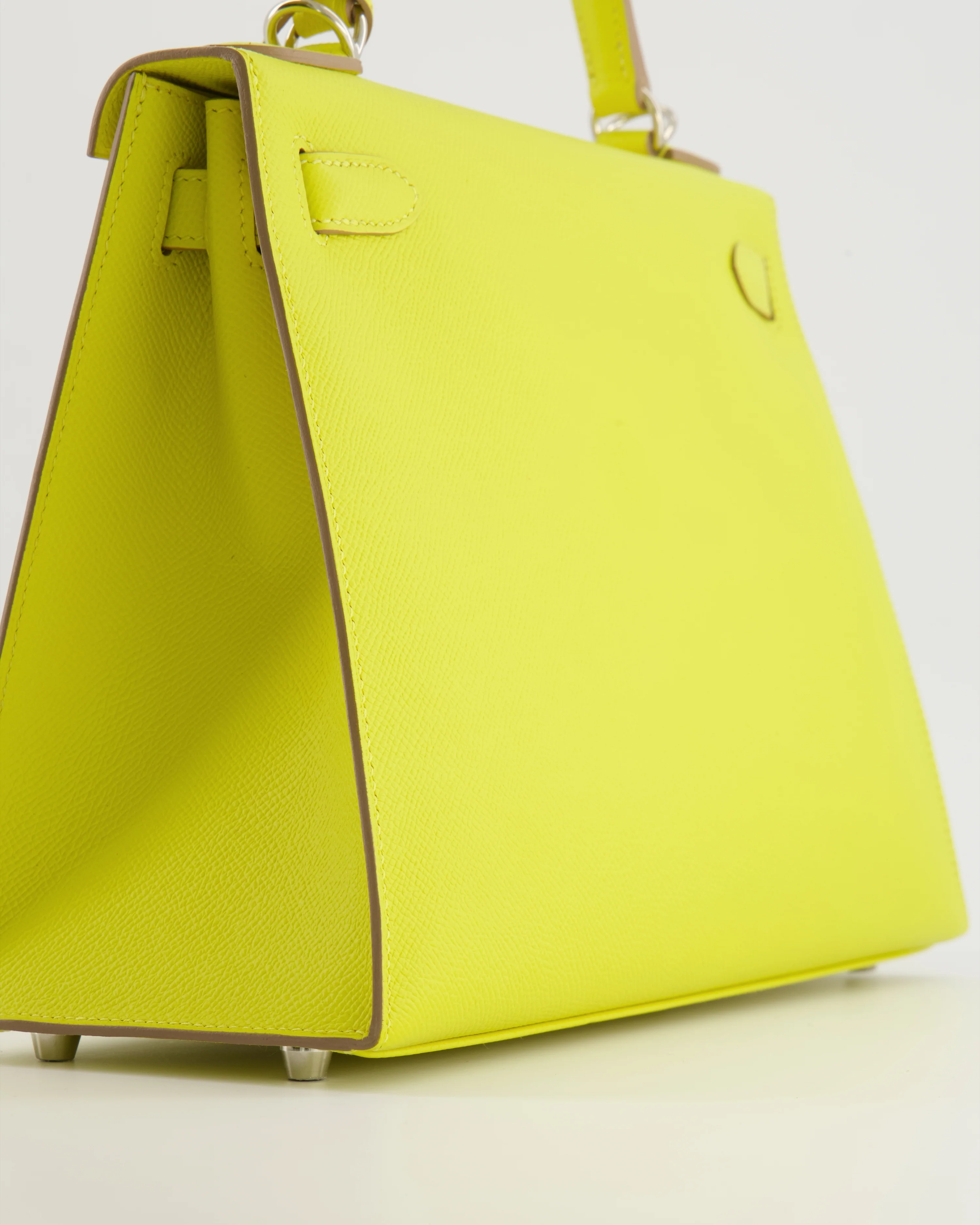 Hermès Kelly 28 Sellier Bag in Lime Epsom Leather with Palladium Hardware - Image 16