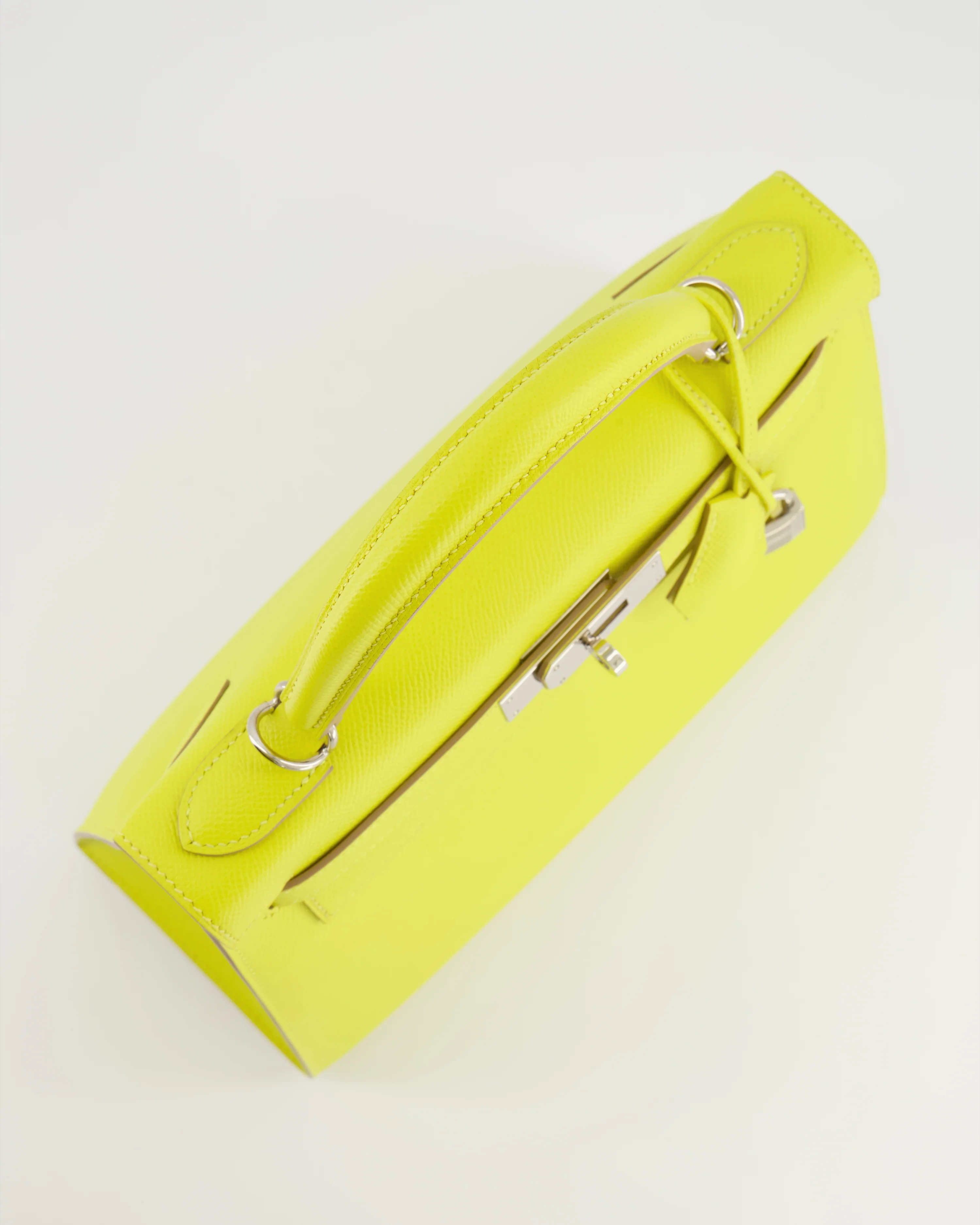 Hermès Kelly 28 Sellier Bag in Lime Epsom Leather with Palladium Hardware - Image 17