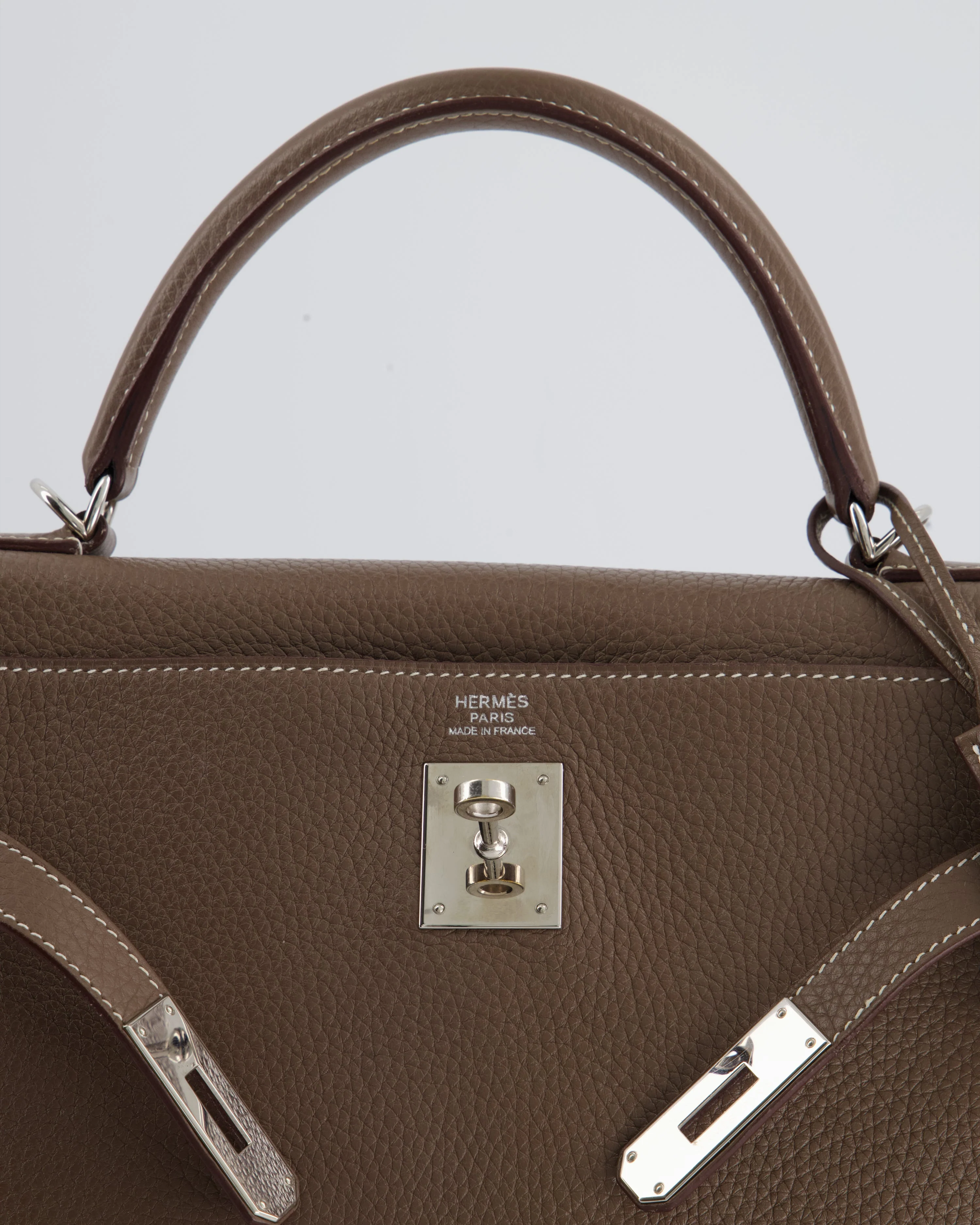 Hermès Kelly 32 Retourne Bag in Etoupe Clemence Leather with Palladium Hardware - Image 12