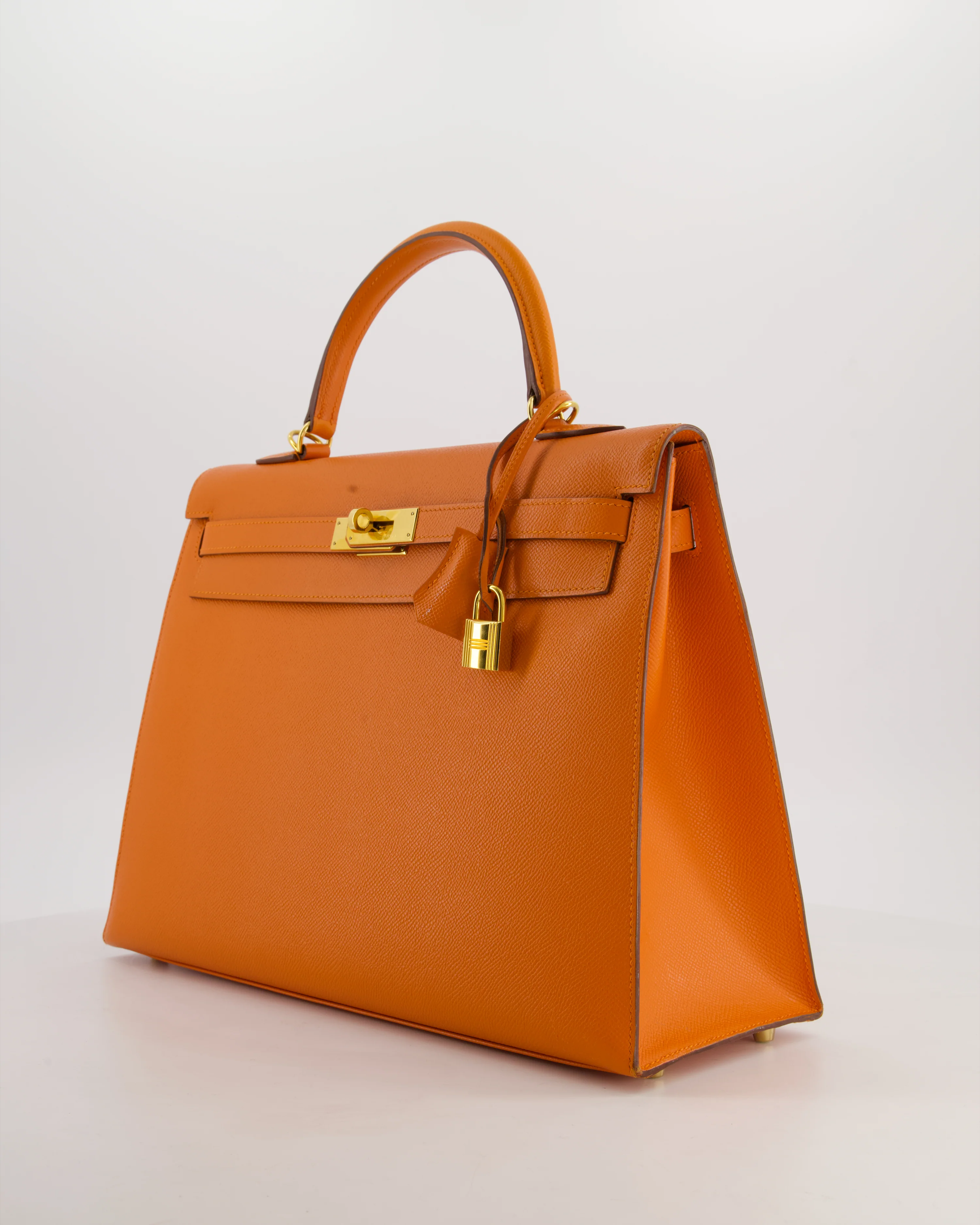 Hermès Kelly 35 Sellier Bag in Orange Epsom Leather With Gold Hardware - Image 10
