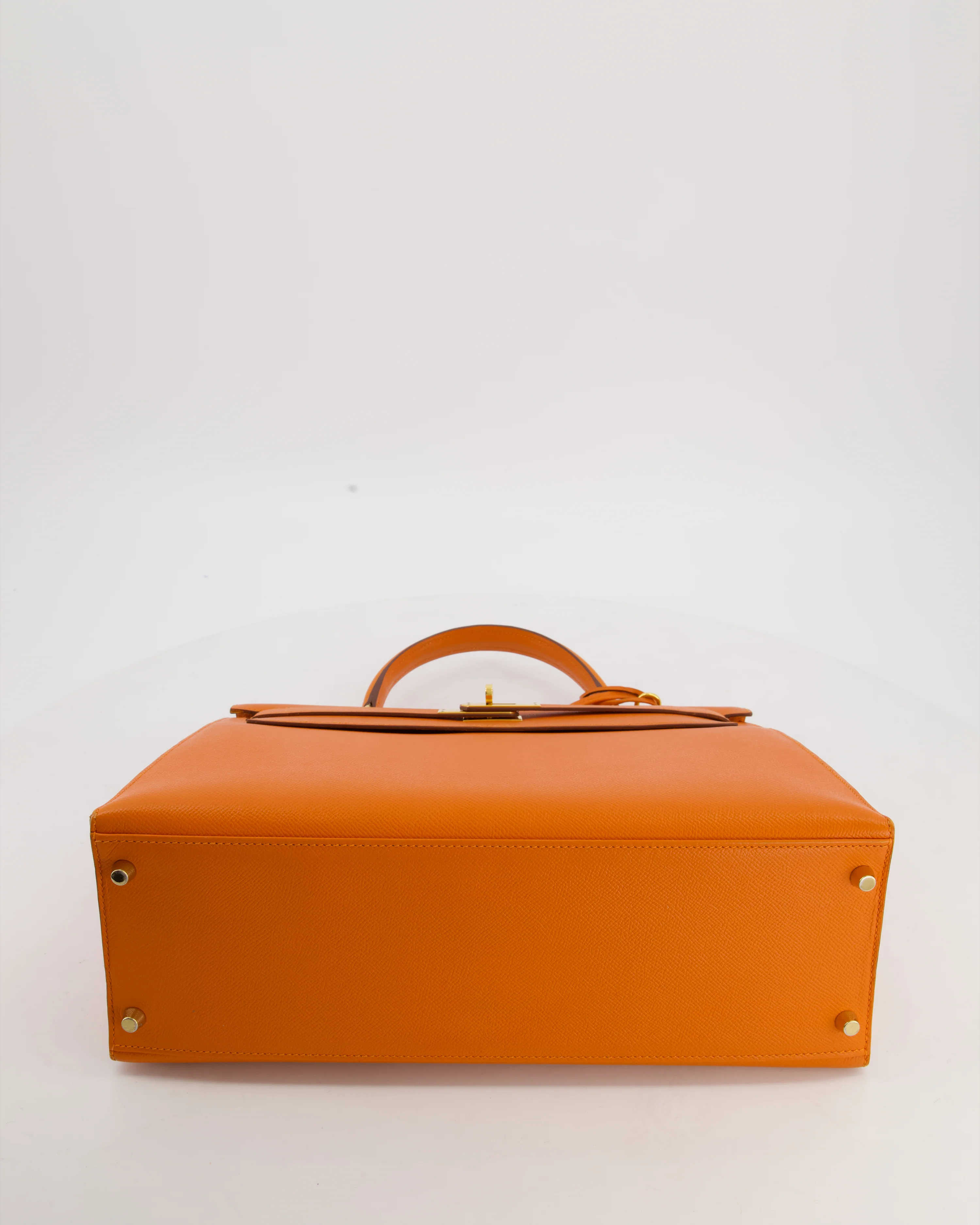 Hermès Kelly 35 Sellier Bag in Orange Epsom Leather With Gold Hardware - Image 20