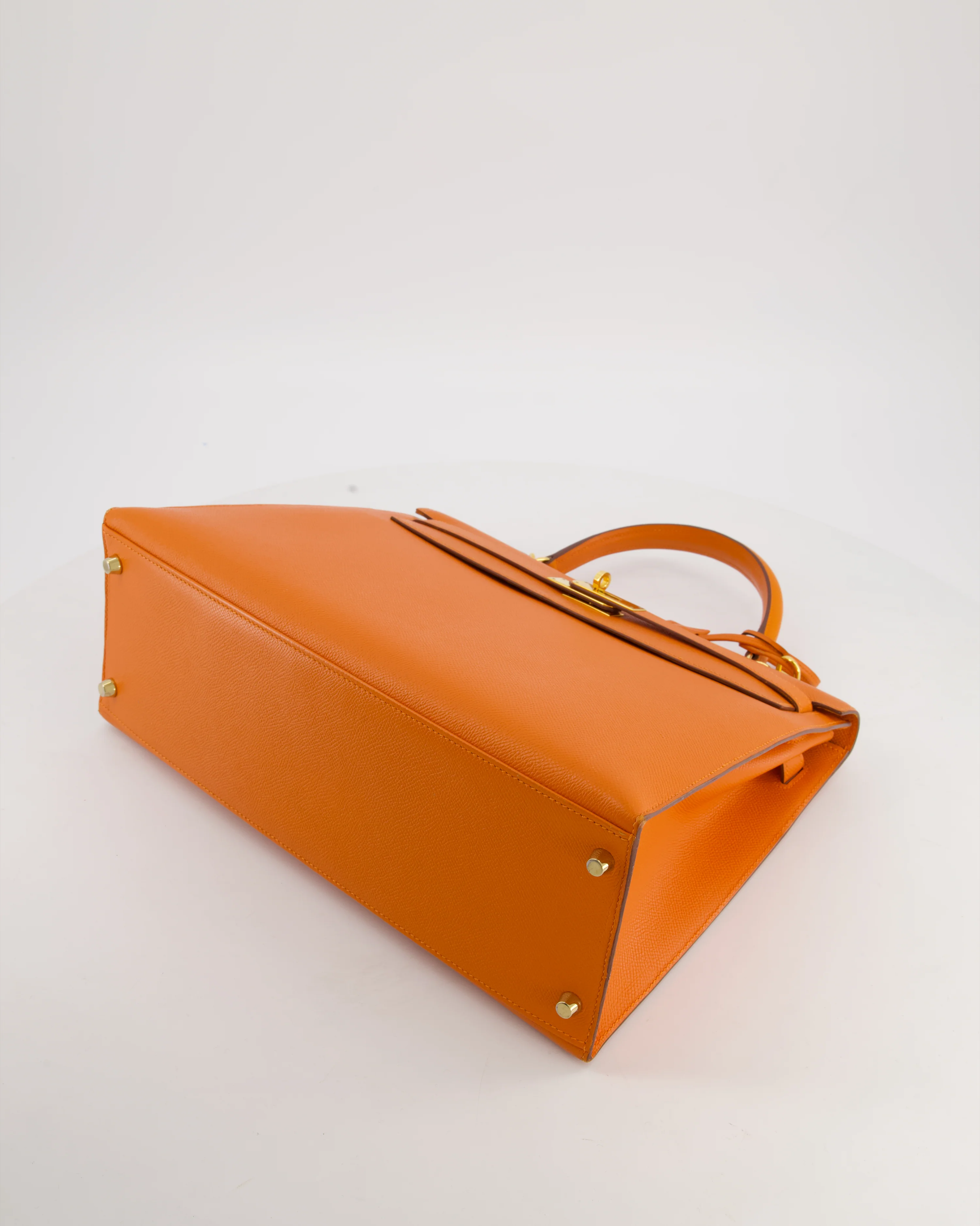 Hermès Kelly 35 Sellier Bag in Orange Epsom Leather With Gold Hardware - Image 21