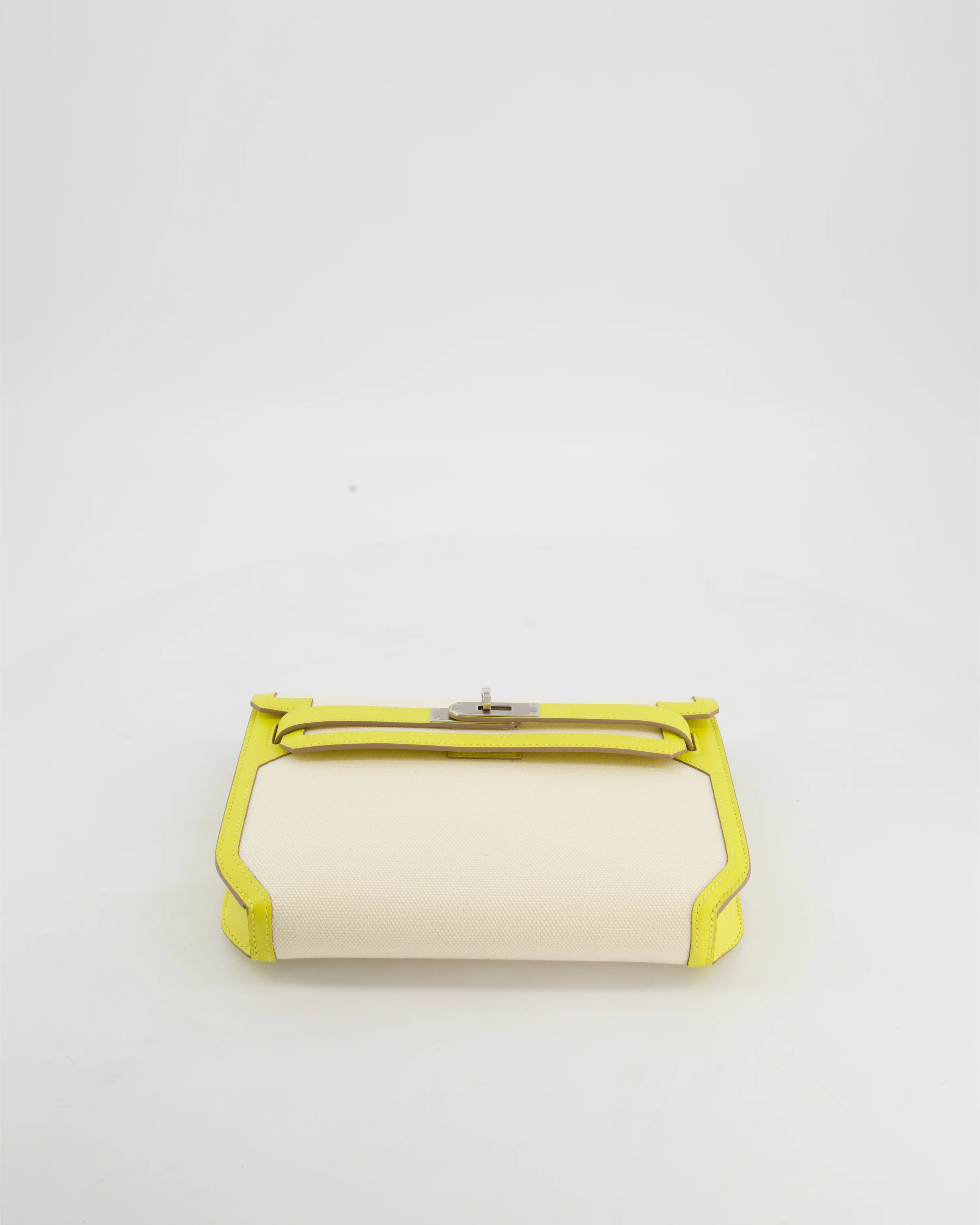 Hermès Kelly Depeches 25 Verso Bag in Ecru Canvas and Jaune Citron Chèvre with Palladium Hardware - Image 16