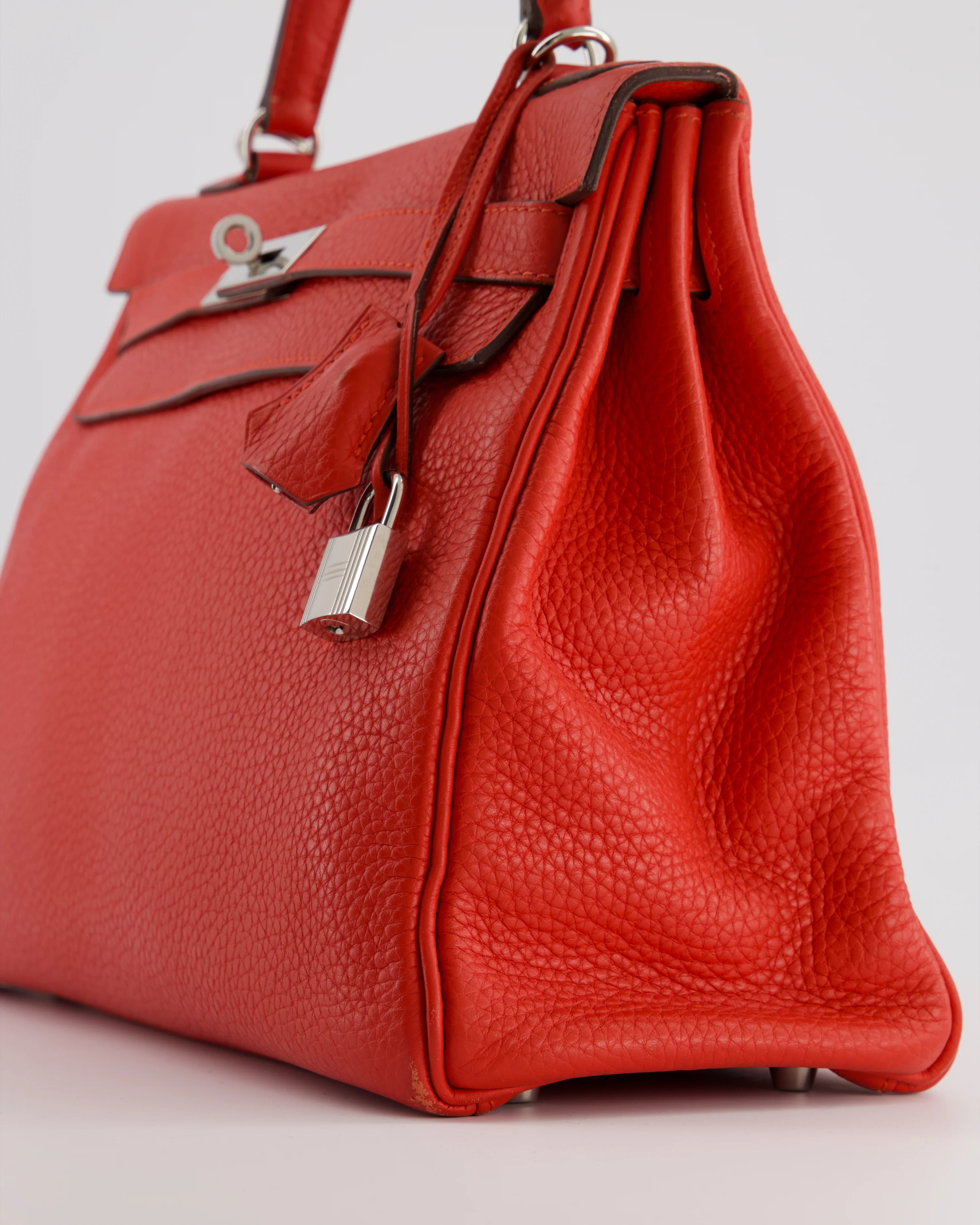 Hermès Kelly 32 Retourne Bag in Geranium Togo Leather and Palladium Hardware - Image 11