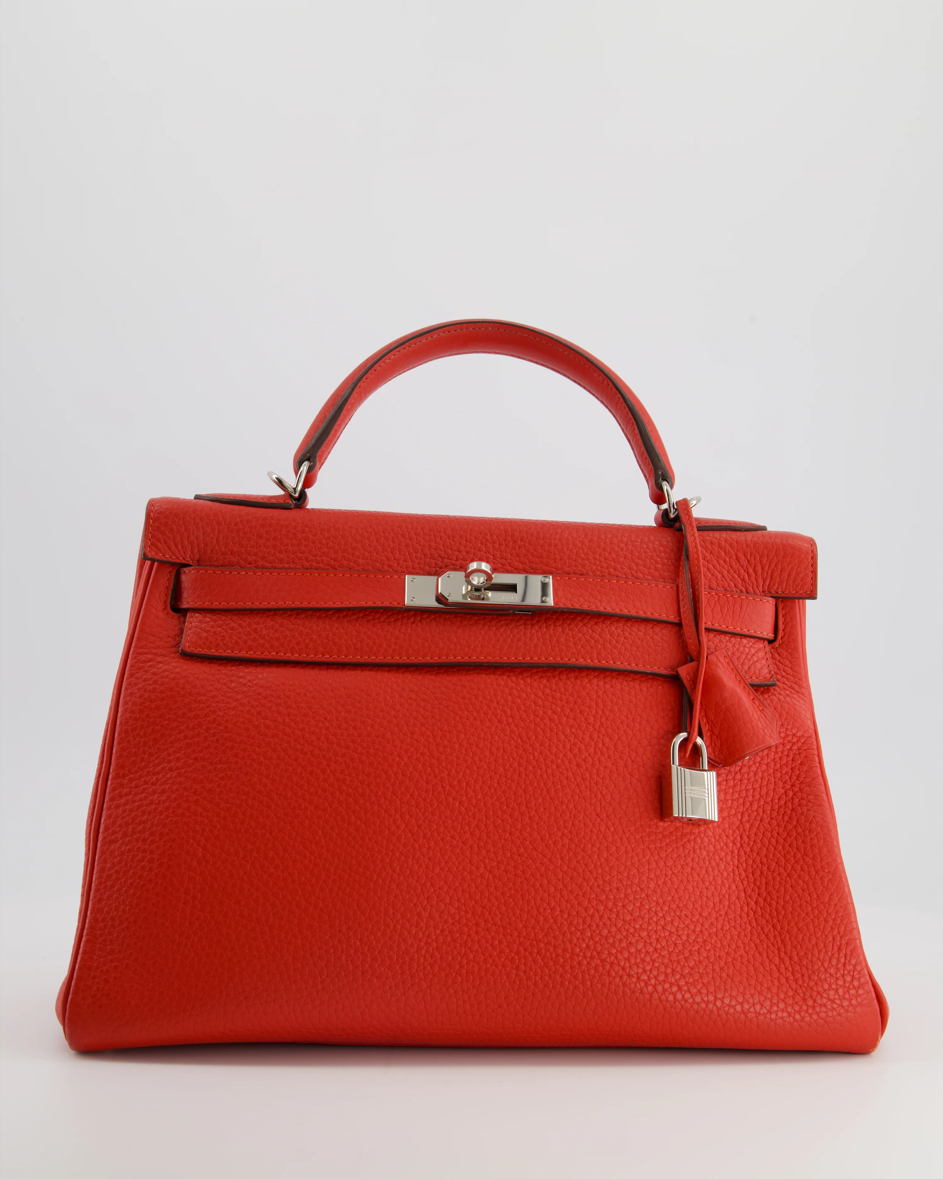 Hermès Kelly 32 Retourne Bag in Geranium Togo Leather and Palladium Hardware - Image 2