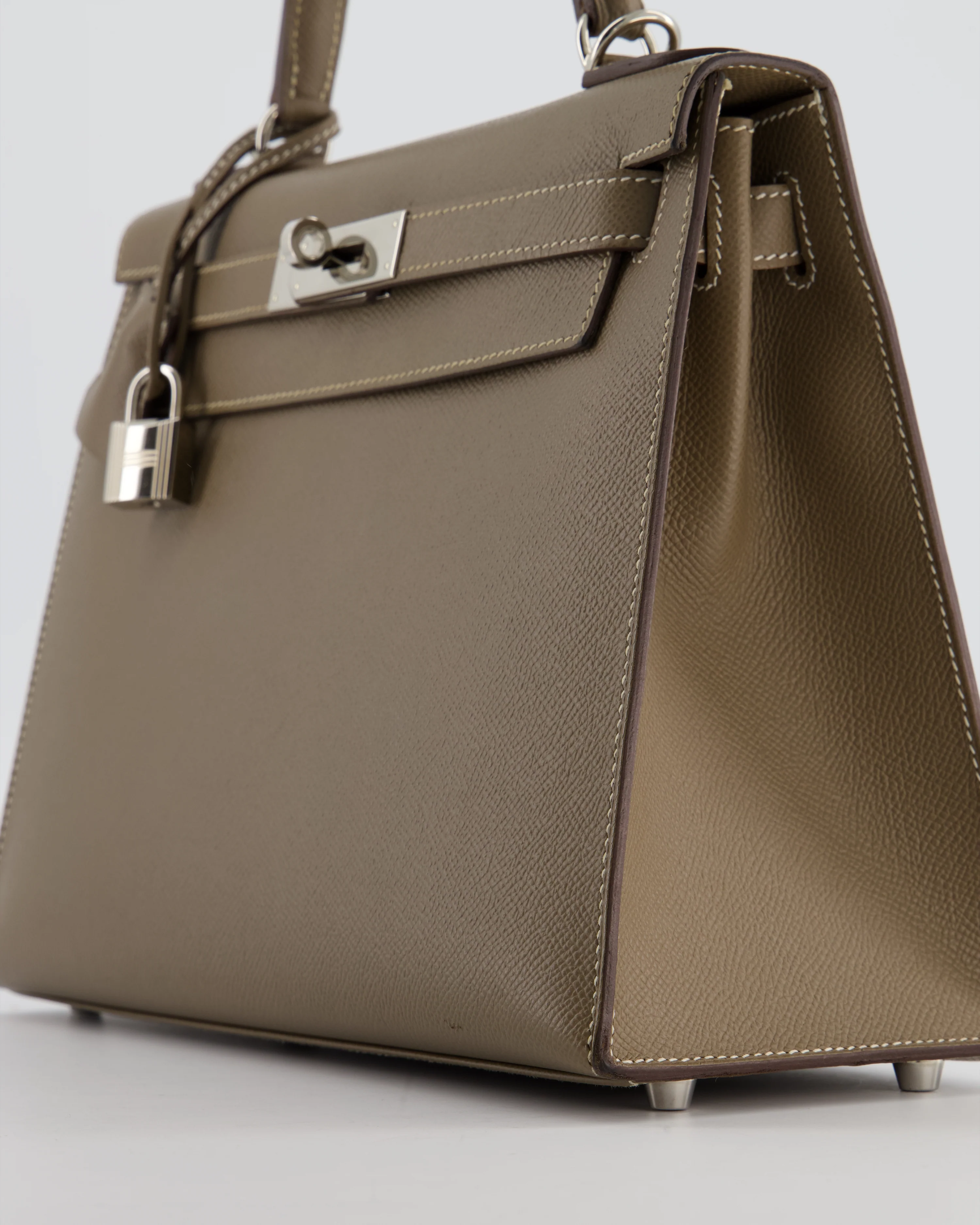 Hermès Kelly 28 Sellier Bag in Etoupe Epsom Leather with Palladium Hardware - Image 10