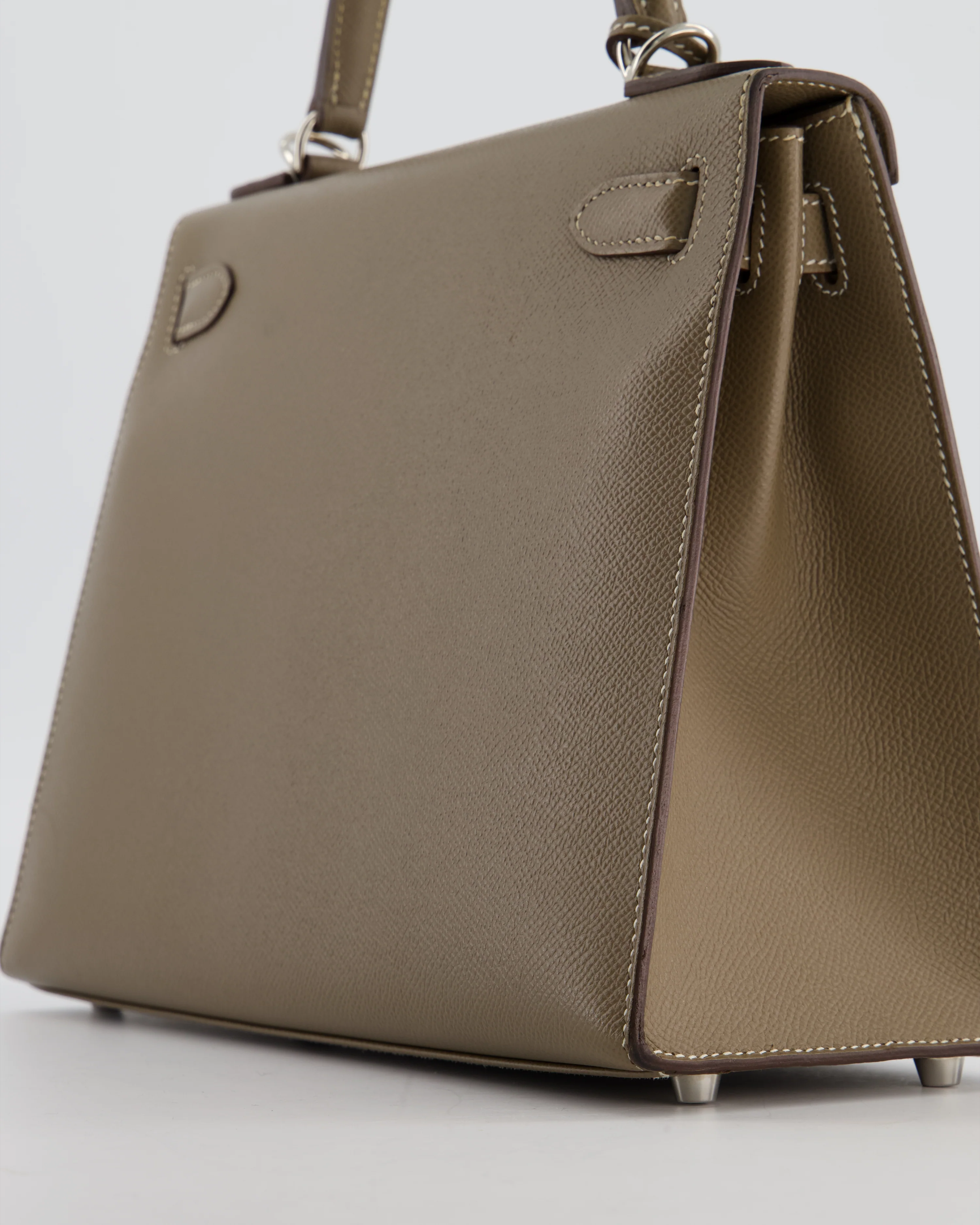 Hermès Kelly 28 Sellier Bag in Etoupe Epsom Leather with Palladium Hardware - Image 11