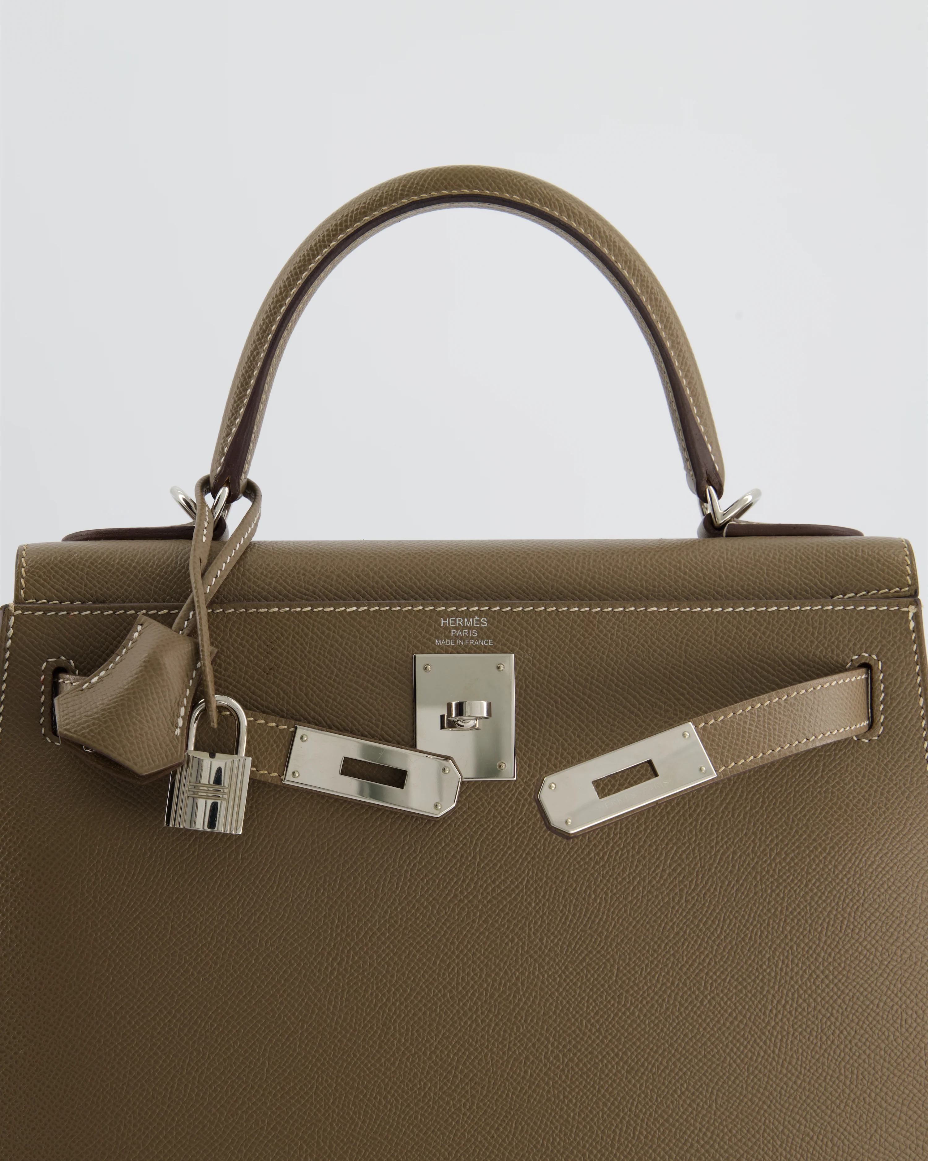 Hermès Kelly 28 Sellier Bag in Etoupe Epsom Leather with Palladium Hardware - Image 15