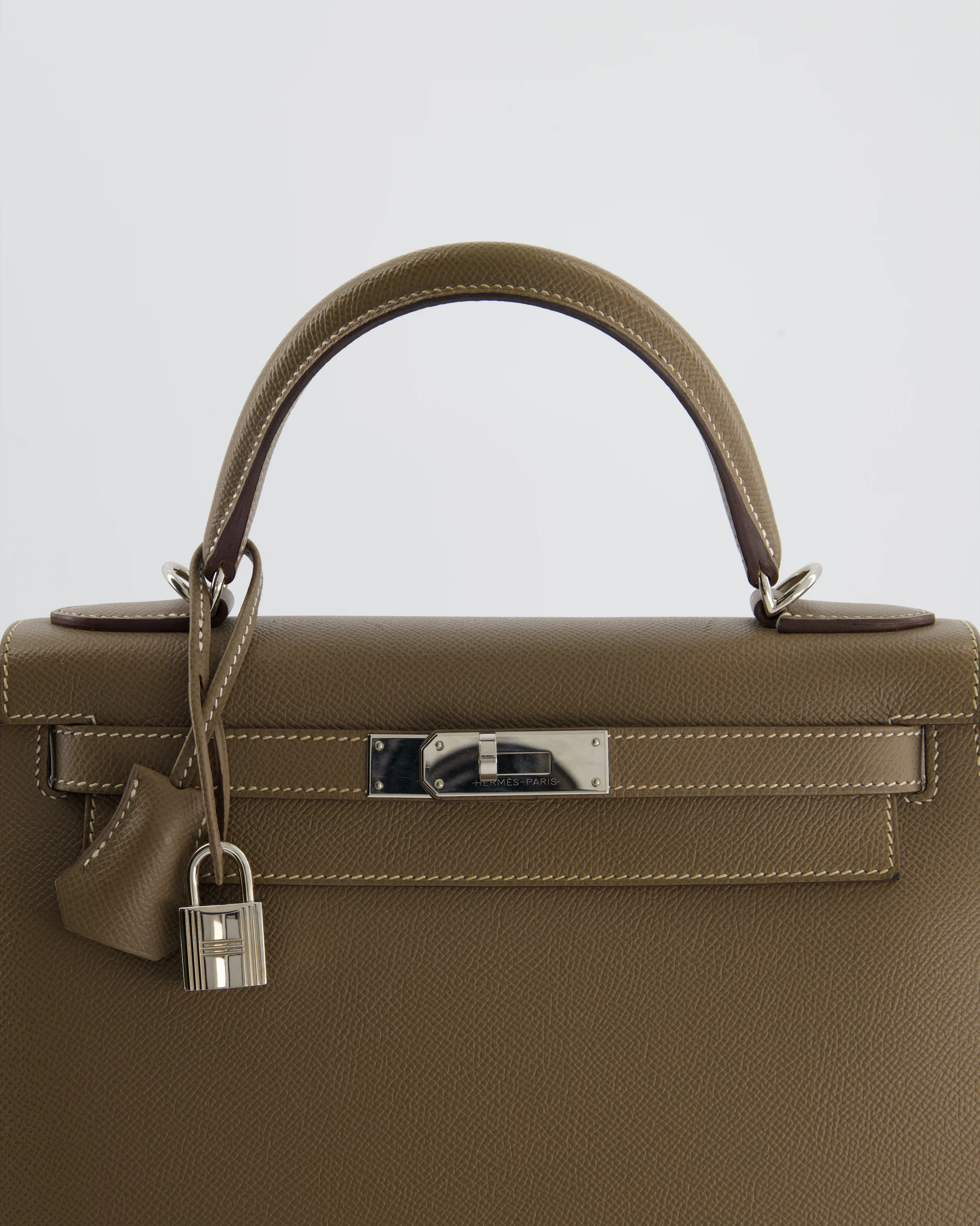 Hermès Kelly 28 Sellier Bag in Etoupe Epsom Leather with Palladium Hardware - Image 16
