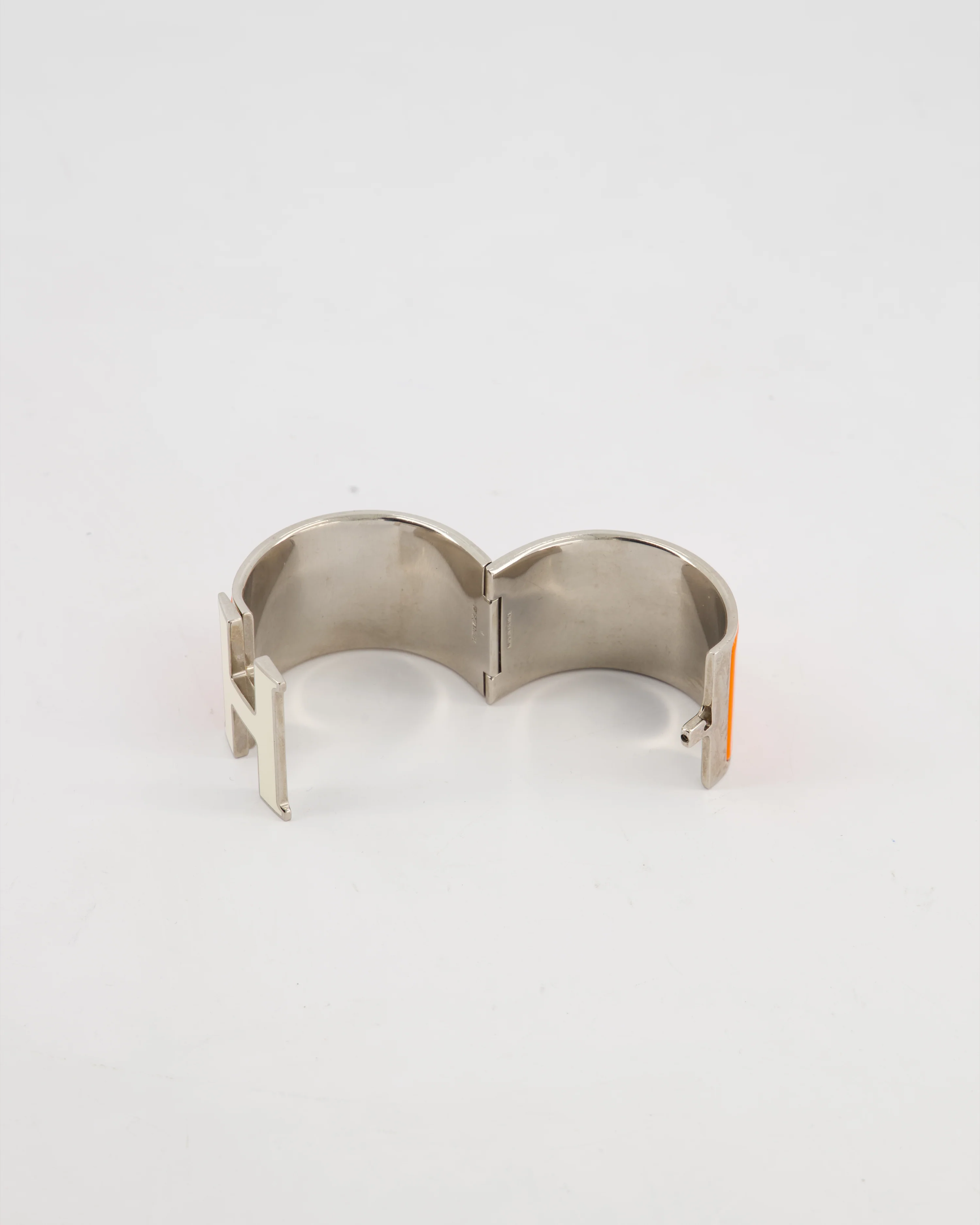 Hermès Large Clic H Bracelet in Orange Enamel & Cream H with Palladium Hardware - Image 7
