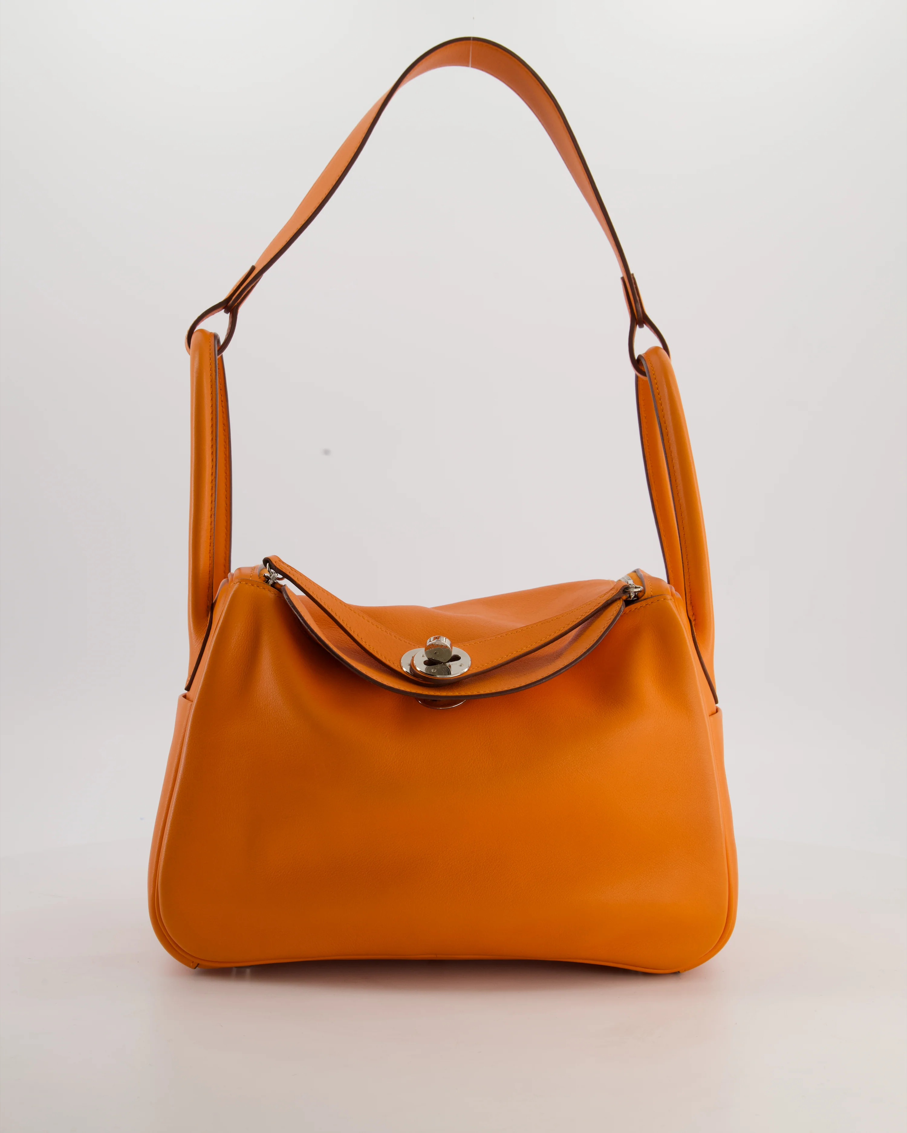 Hermès Lindy 26 Bag in Orange H Swift Leather with Palladium Hardware - Image 2