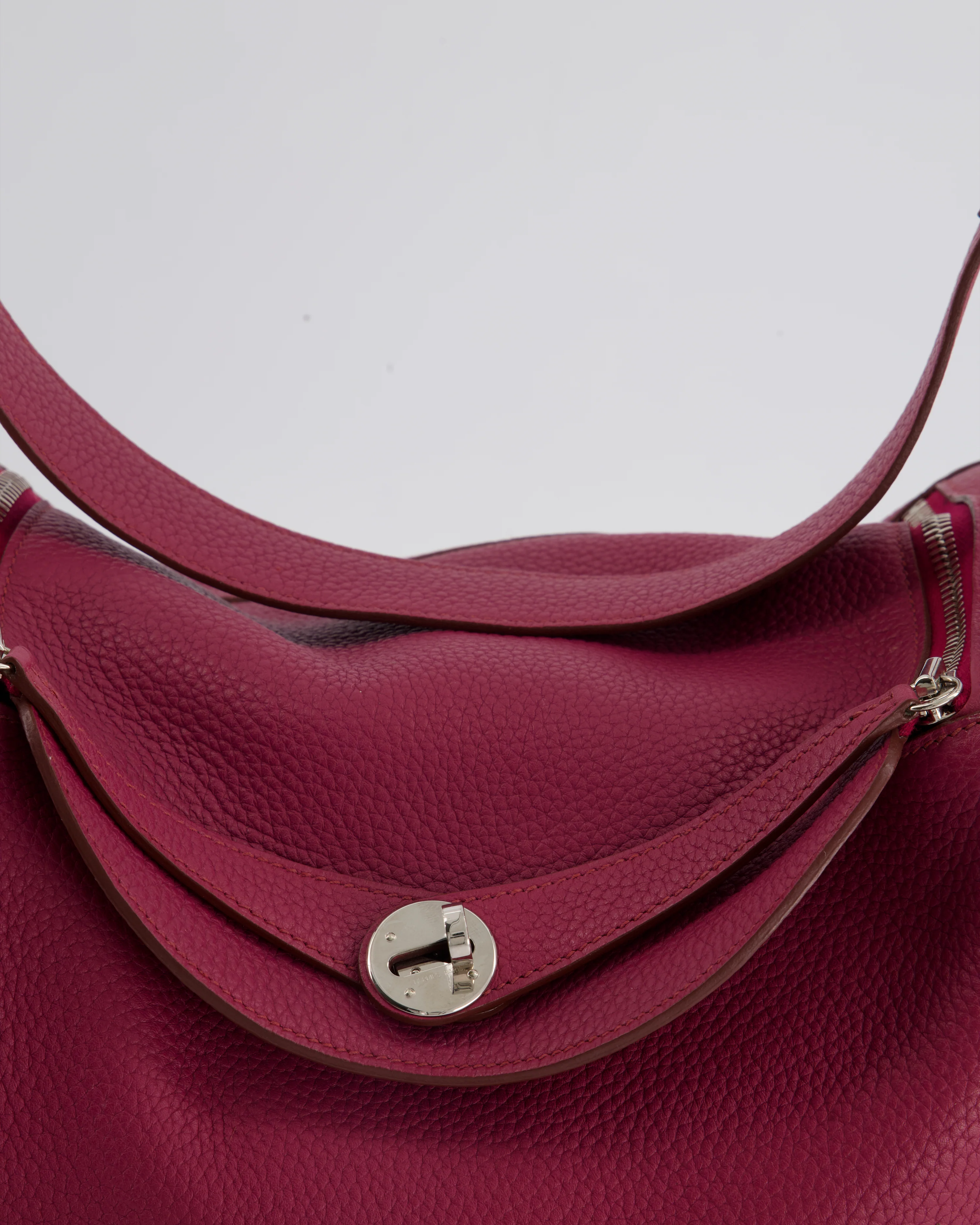 Hermès Lindy Bag 30cm in Rouge Galance in Togo Leather with Palladium Hardware - Image 15