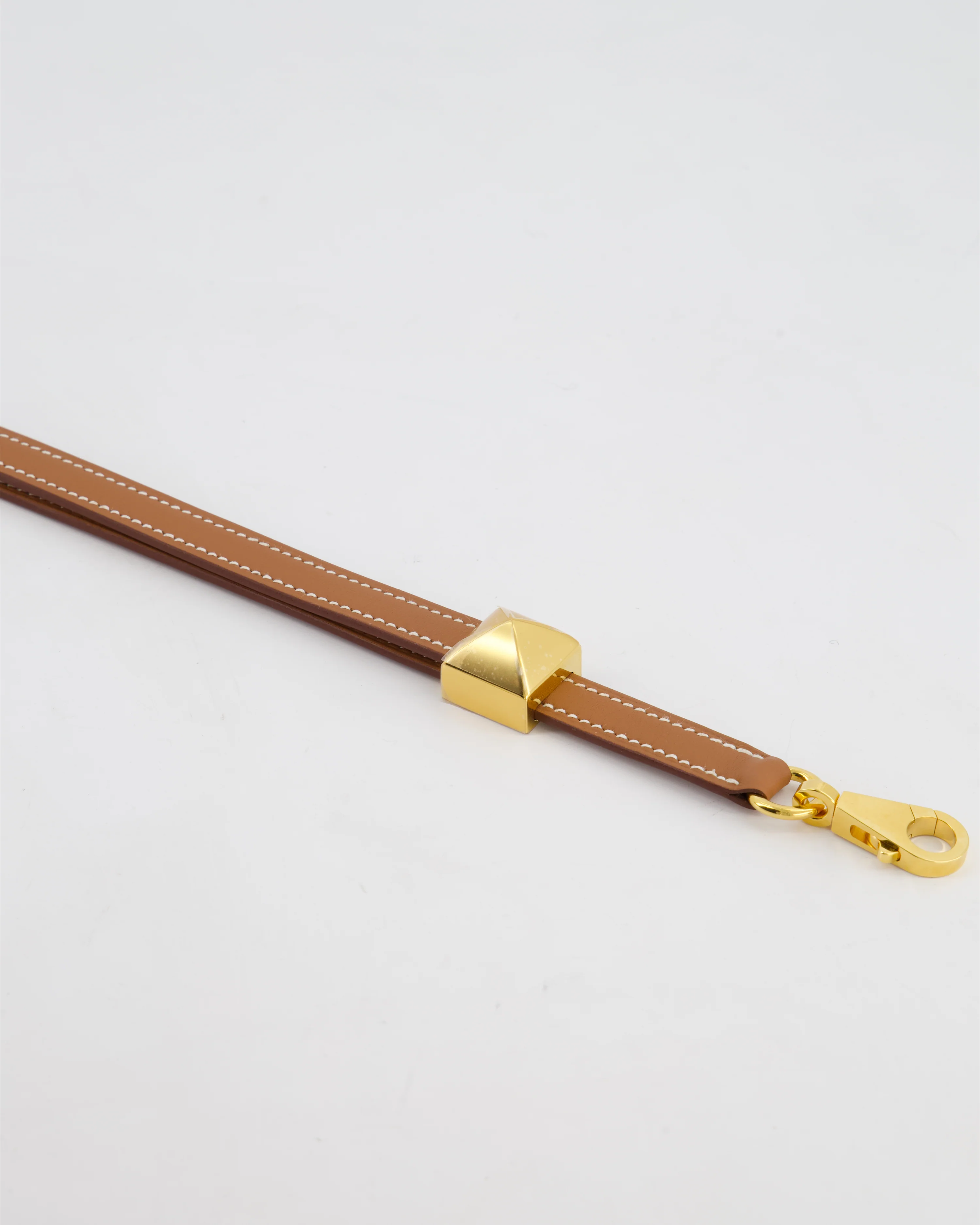 Hermès Medor Adjustable Bag Strap in Gold Swift Leather with Gold Hardware - Image 4