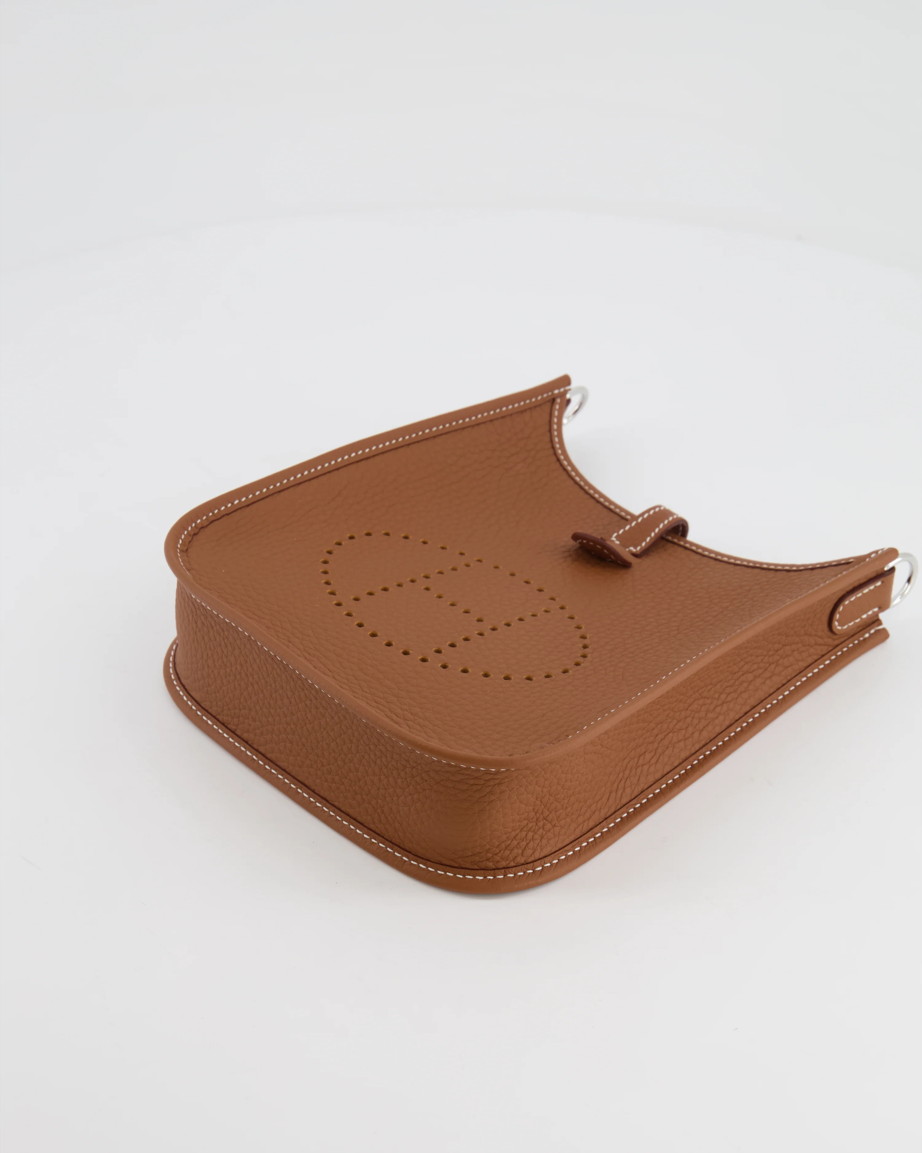 Hermès Mini Evelyne 16 Bag in Gold Clemence Leather with Palladium Hardware - Image 17