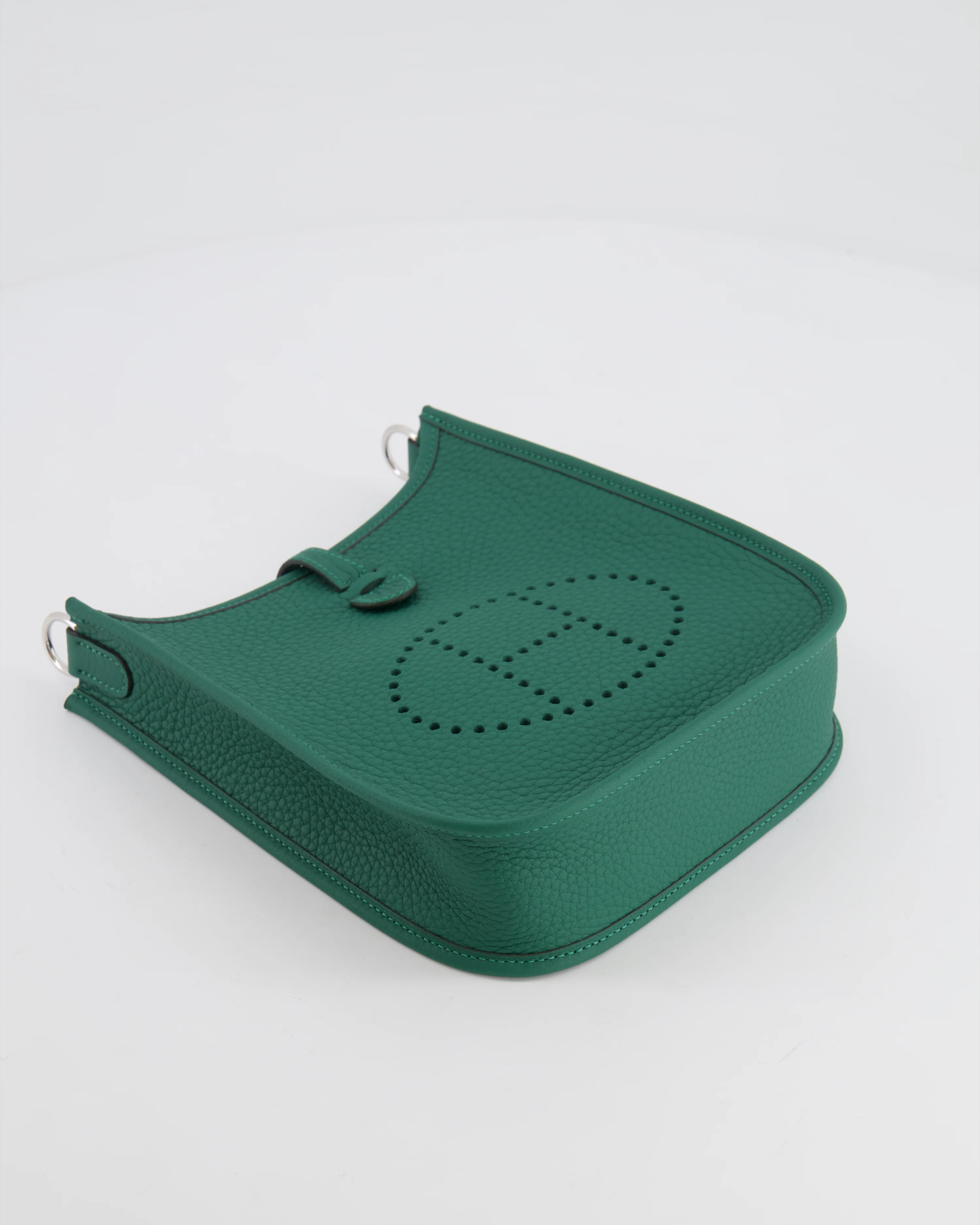 Hermès Mini Evelyne 16 Bag in Vert Moyen Clemence Leather with Palladium Hardware - Image 17
