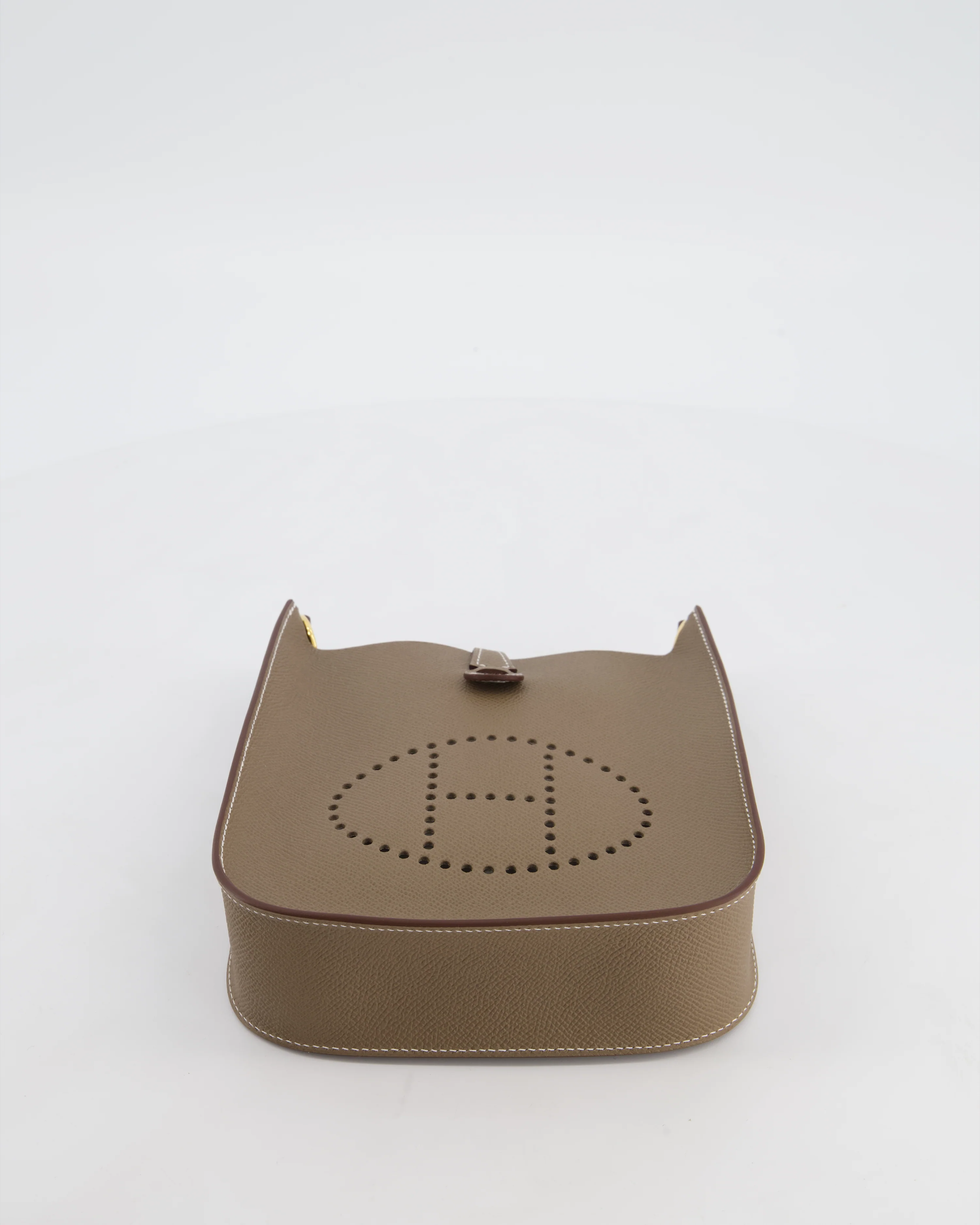 Hermès Mini Evelyne Sellier Bag in Etoupe Epsom Leather with Gold Hardware - Image 17