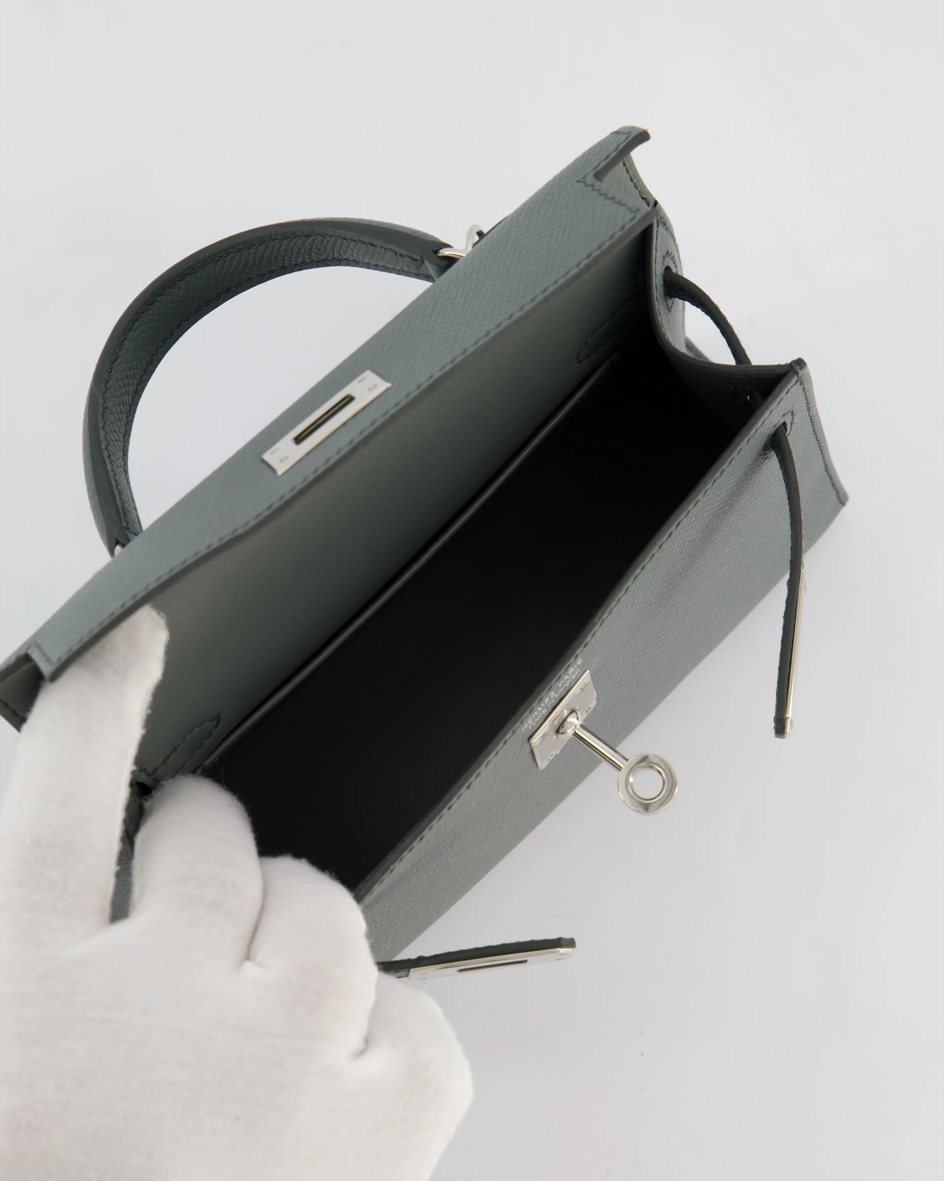 Hermès Mini Kelly II 20 Bag in Vert Amande Epsom Leather with Palladium Hardware - Image 20