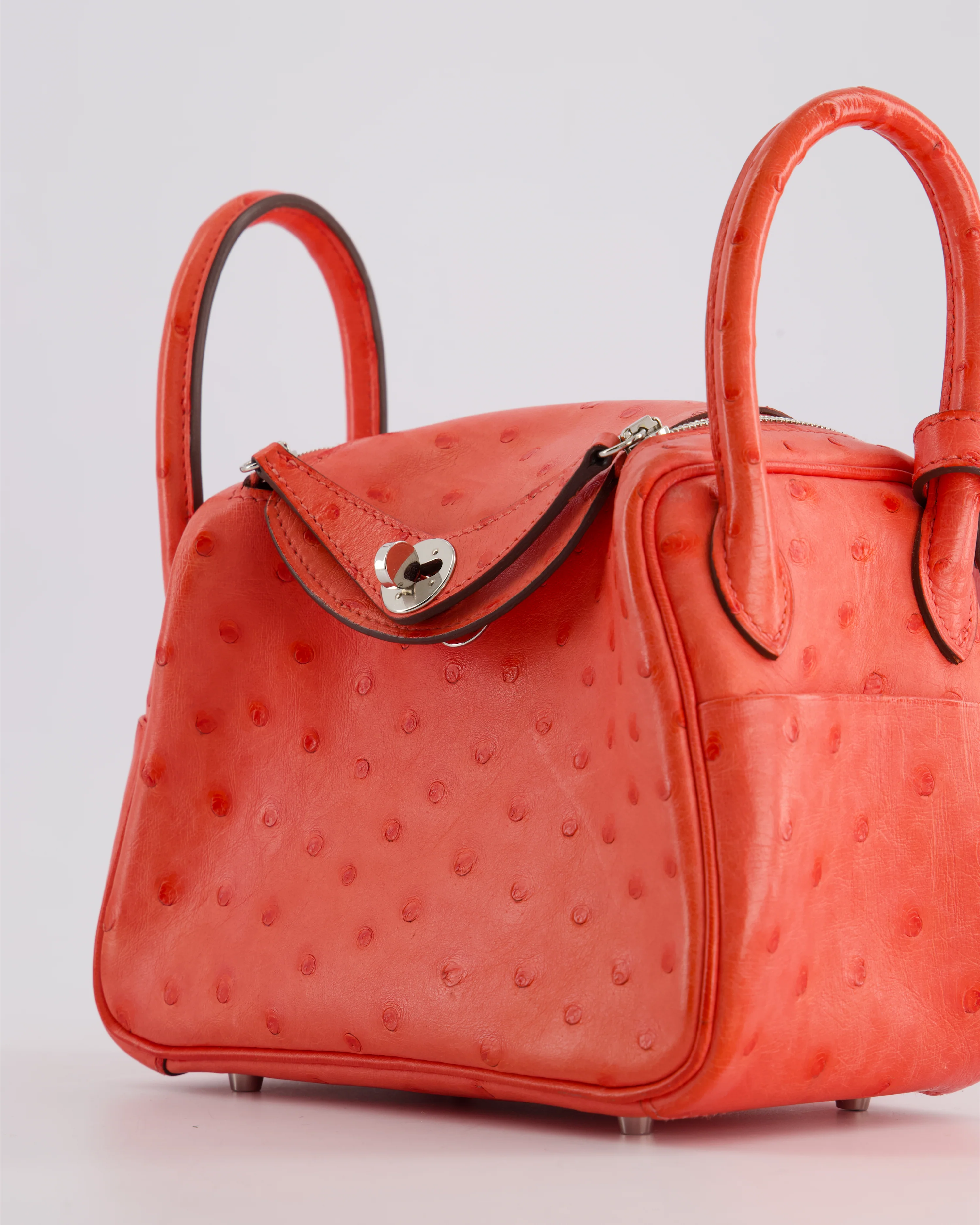 Hermès Mini Lindy Bag in Bougainvillea Ostrich Leather with Palladium Hardware - Image 12