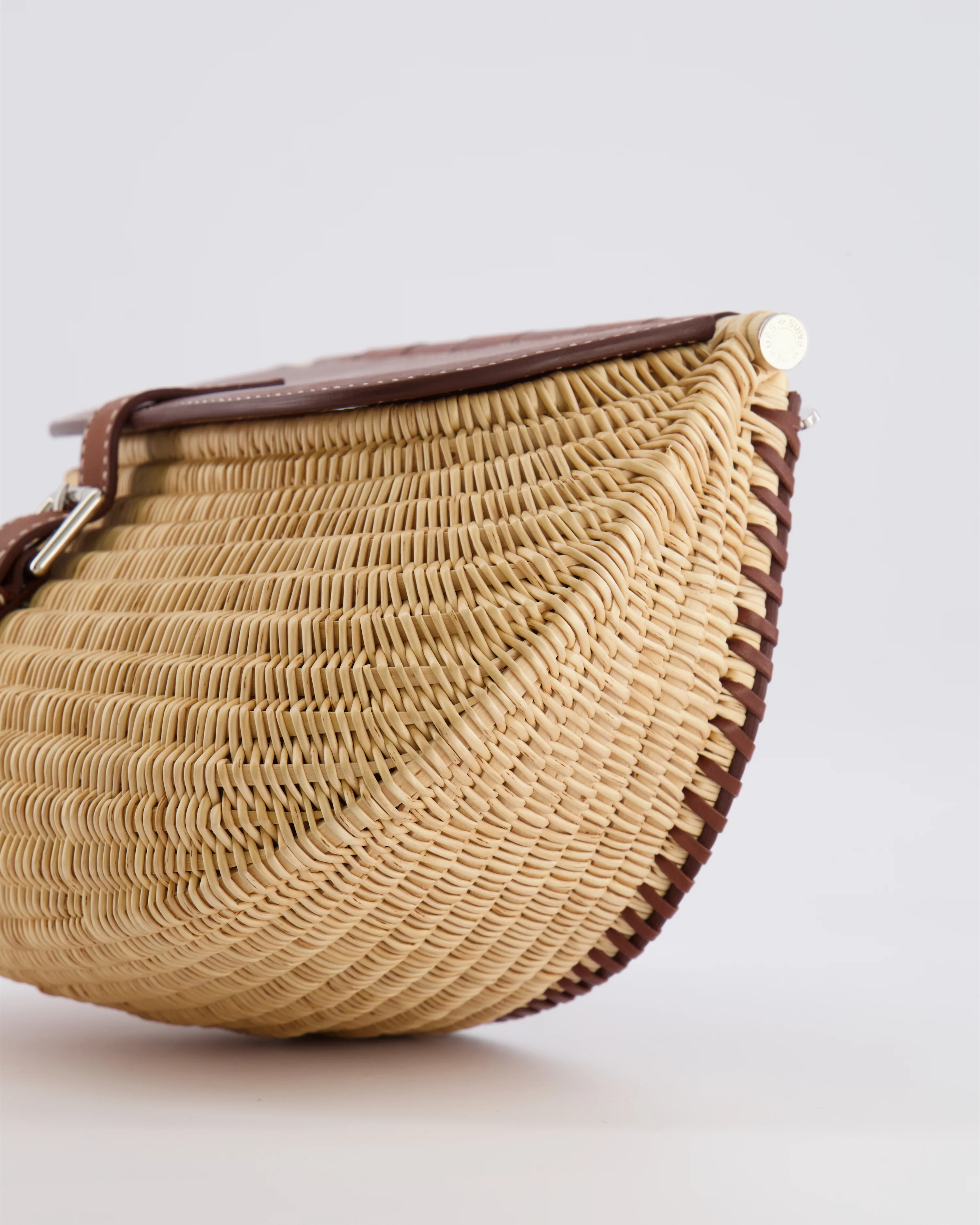 Hermès Panier de Pêche Wicker Bag in Osier, Gold Barenia Leather with Nata Canvas Strap and Palladium Hardware - Image 14