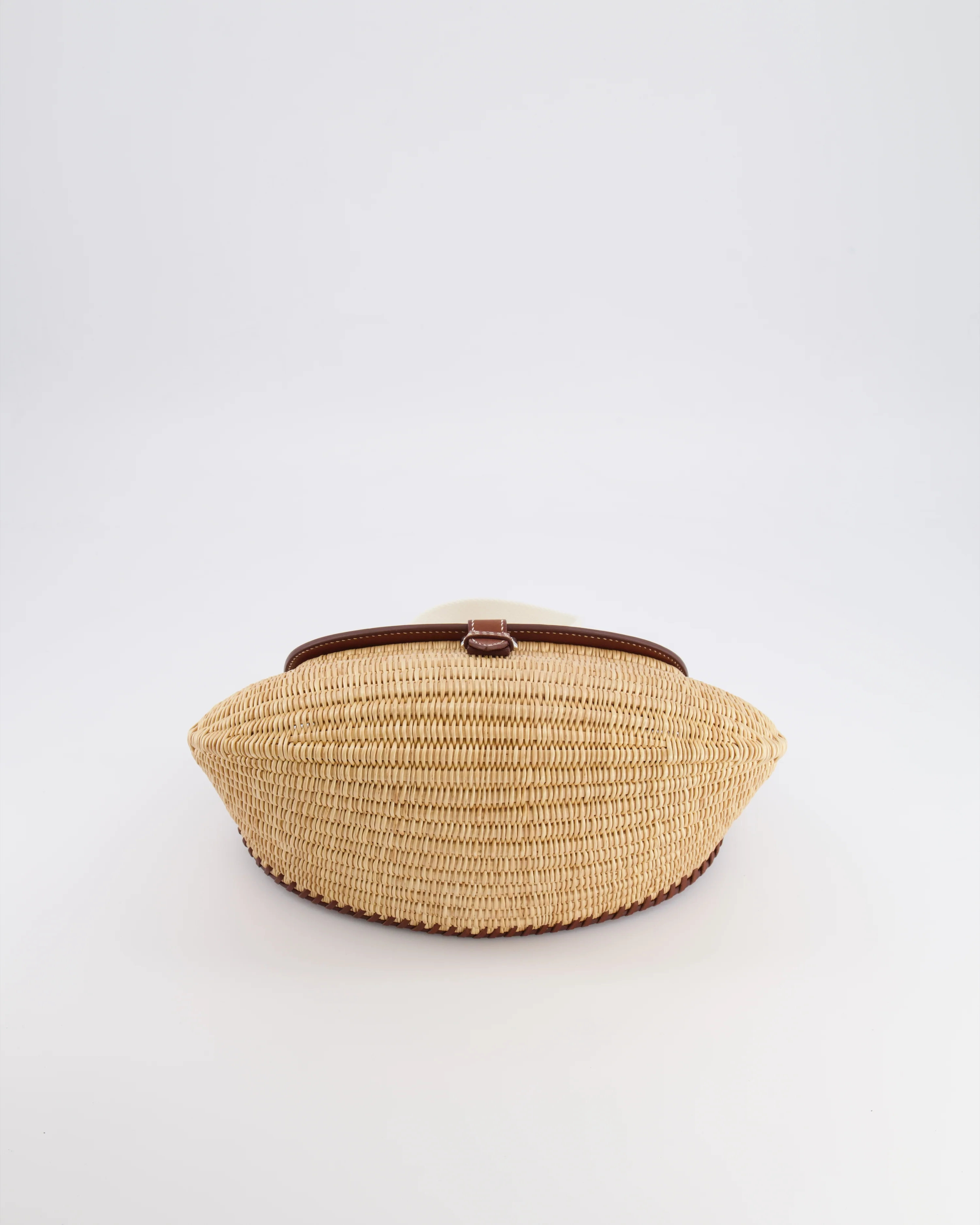 Hermès Panier de Pêche Wicker Bag in Osier, Gold Barenia Leather with Nata Canvas Strap and Palladium Hardware - Image 17