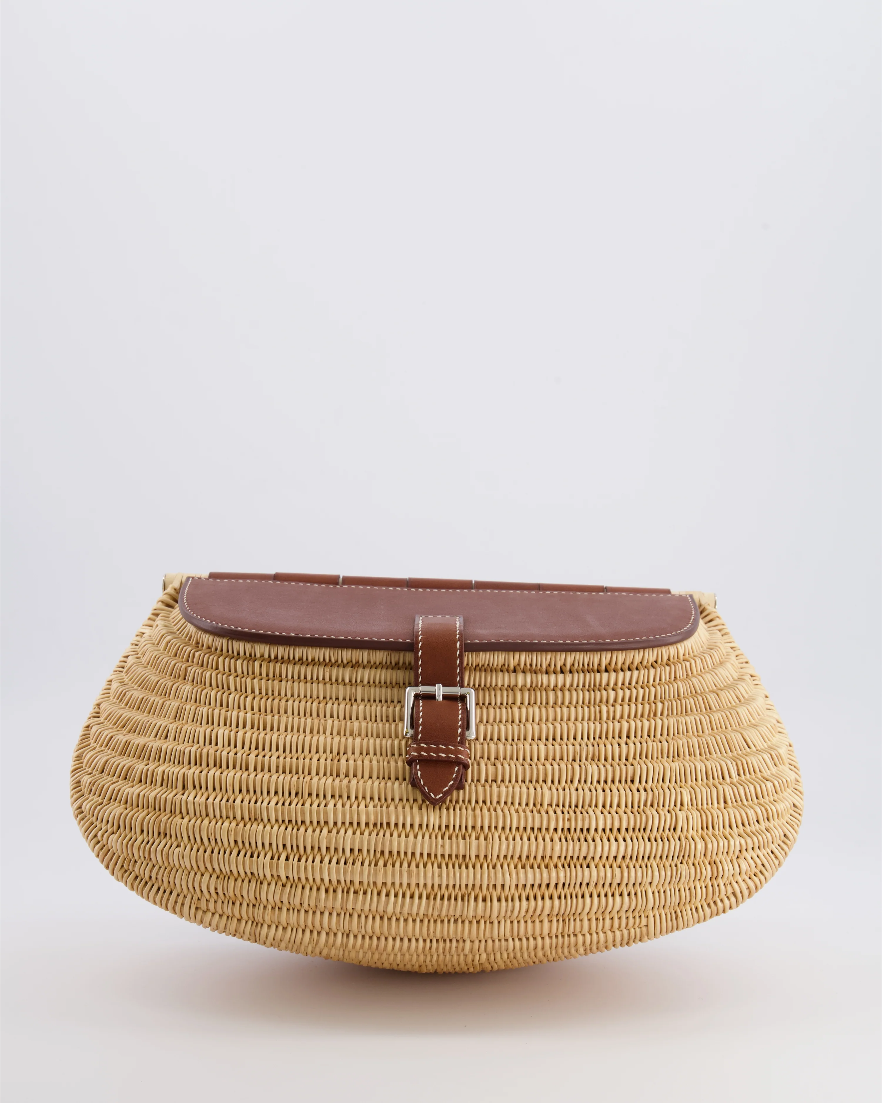 Hermès Panier de Pêche Wicker Bag in Osier, Gold Barenia Leather with Nata Canvas Strap and Palladium Hardware - Image 4