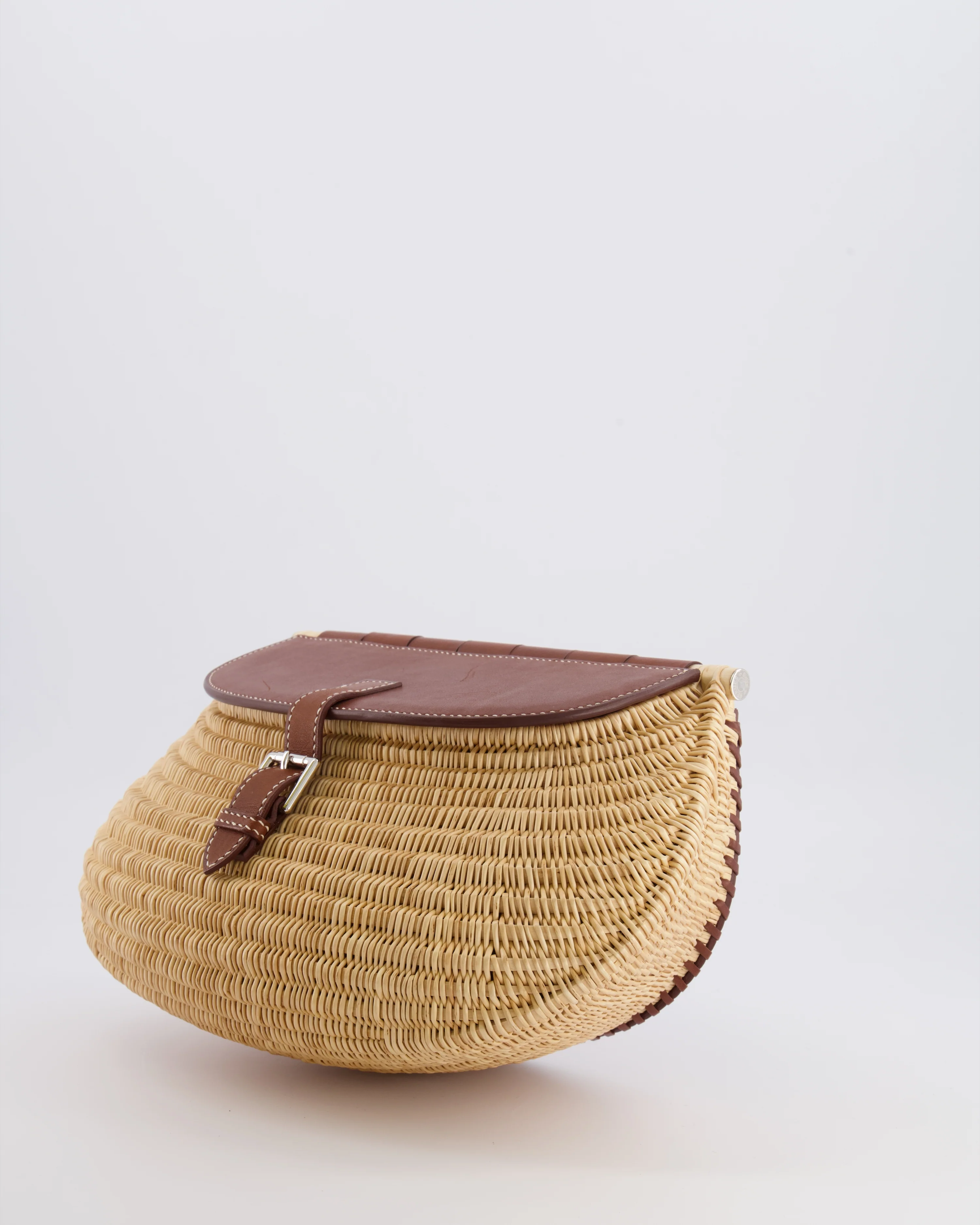 Hermès Panier de Pêche Wicker Bag in Osier, Gold Barenia Leather with Nata Canvas Strap and Palladium Hardware - Image 8