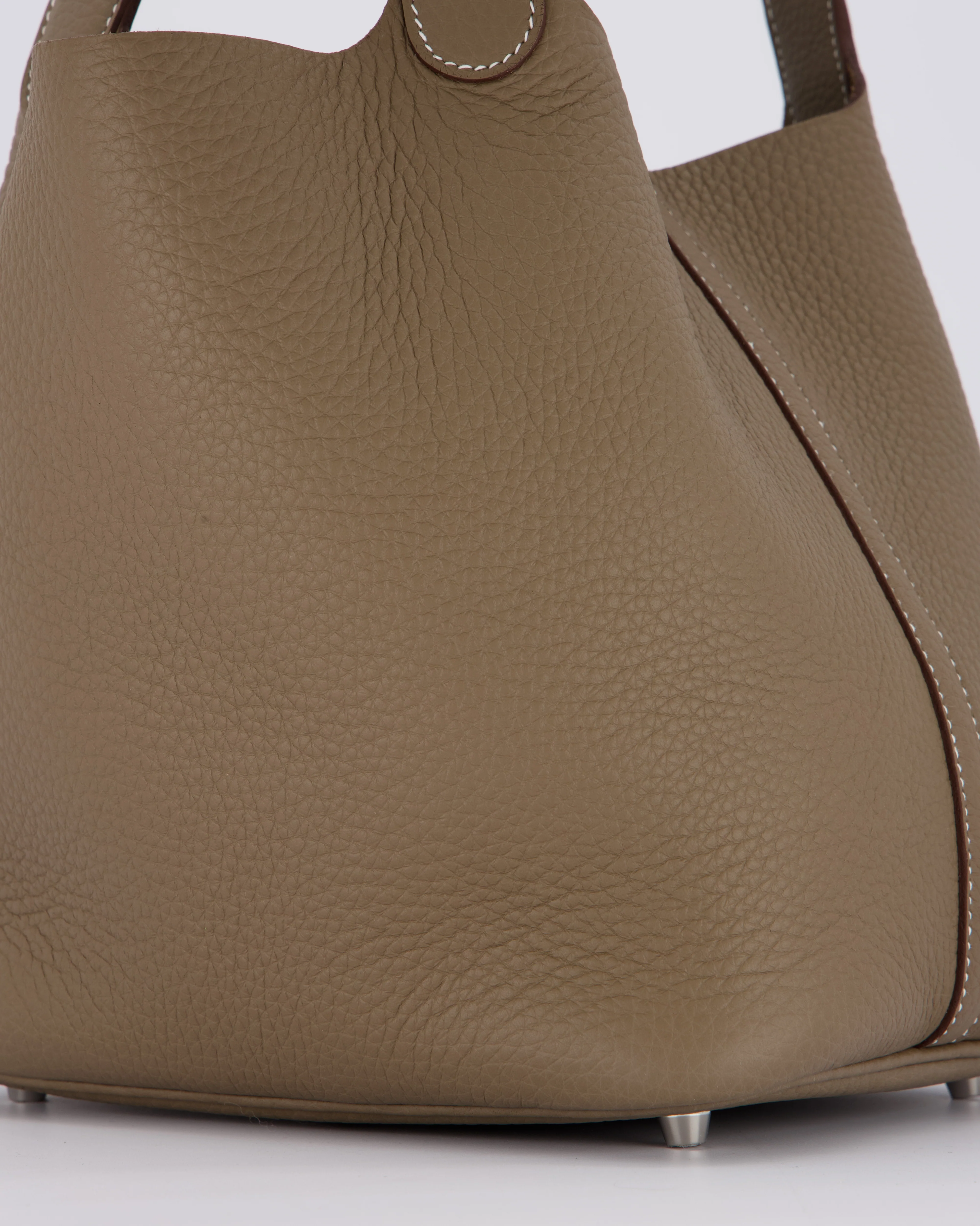 Hermès Picotin 22 Lock Bag in Etoupe Clemence Leather with Palladium Hardware - Image 12