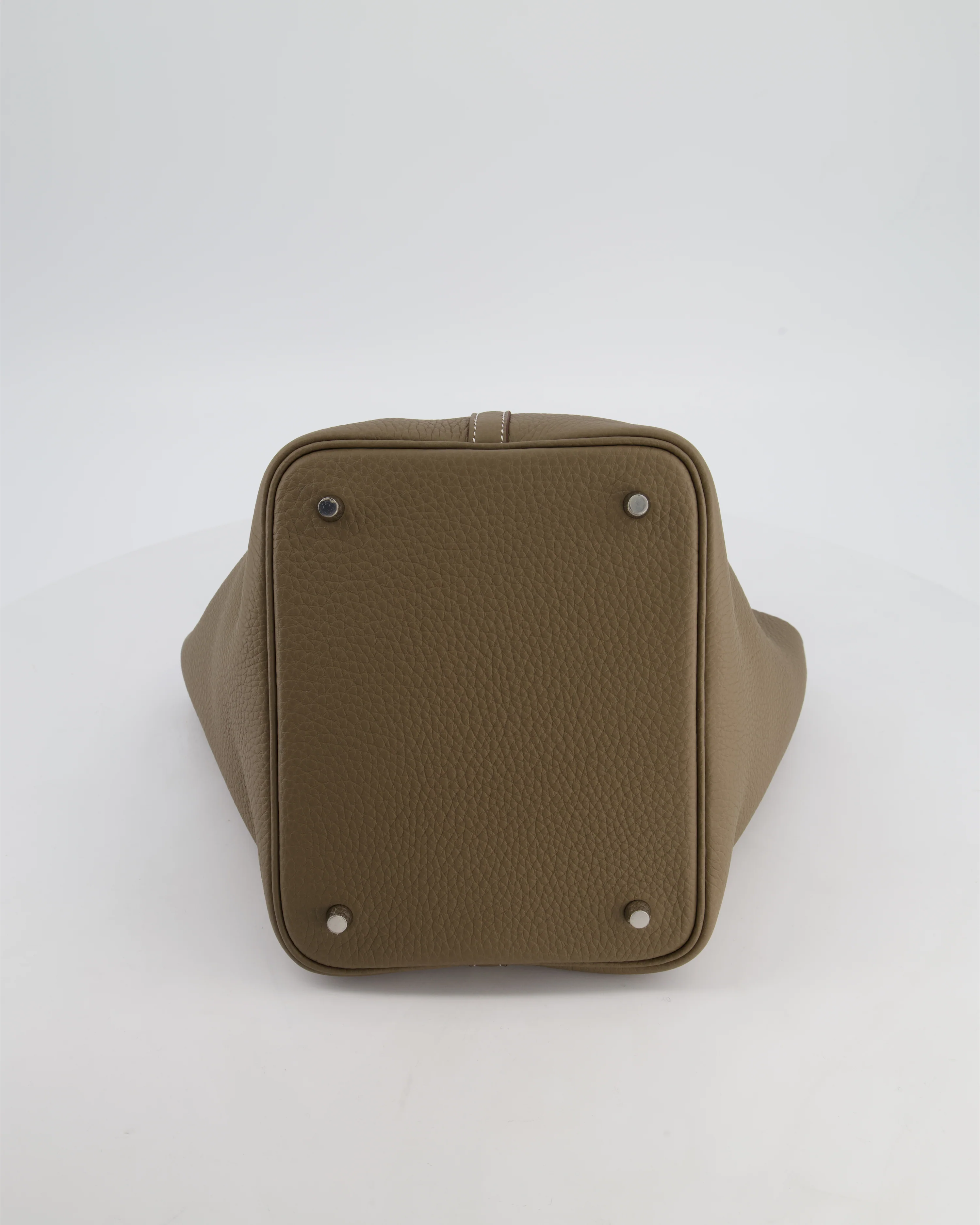 Hermès Picotin 22 Lock Bag in Etoupe Clemence Leather with Palladium Hardware - Image 17