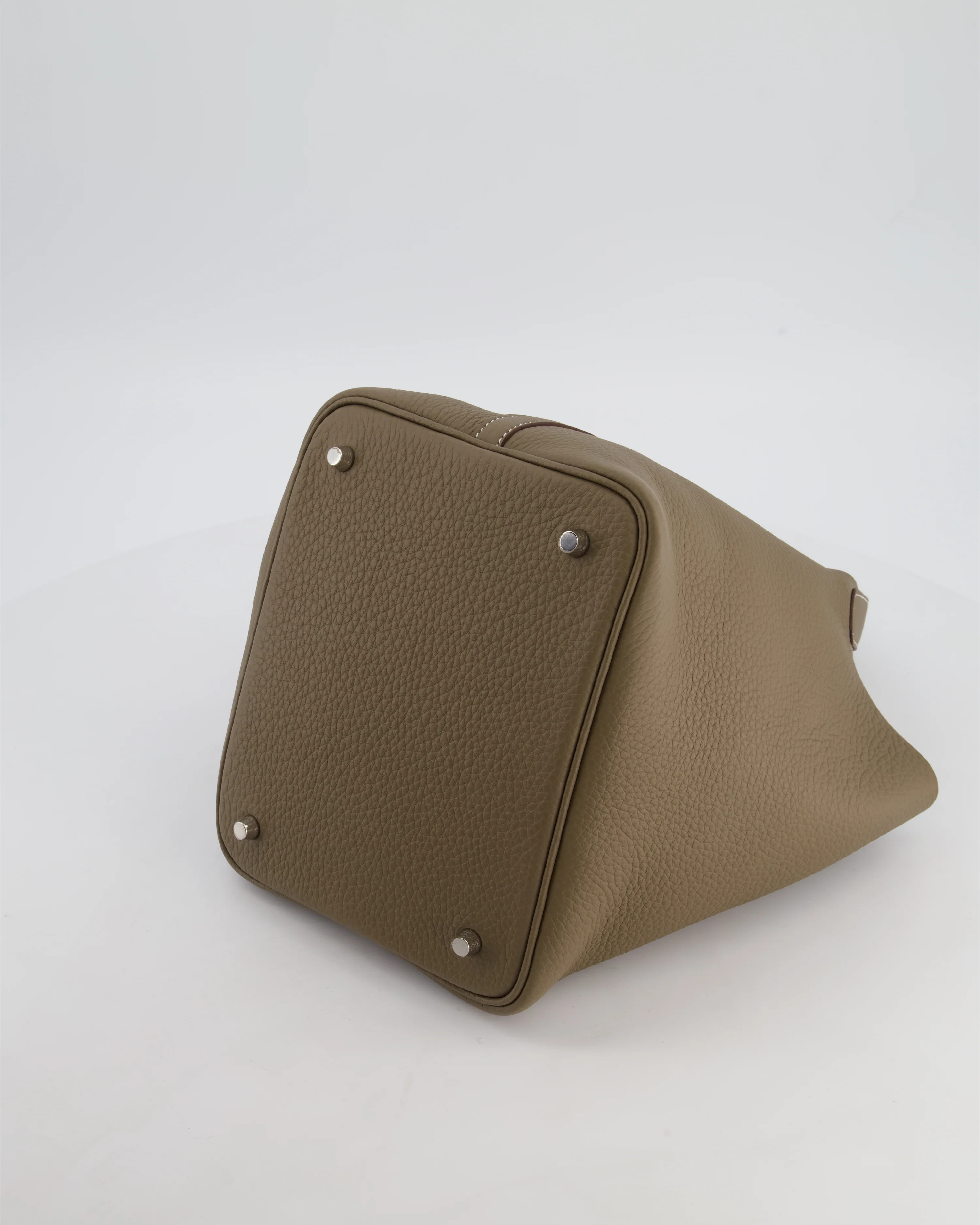 Hermès Picotin 22 Lock Bag in Etoupe Clemence Leather with Palladium Hardware - Image 18