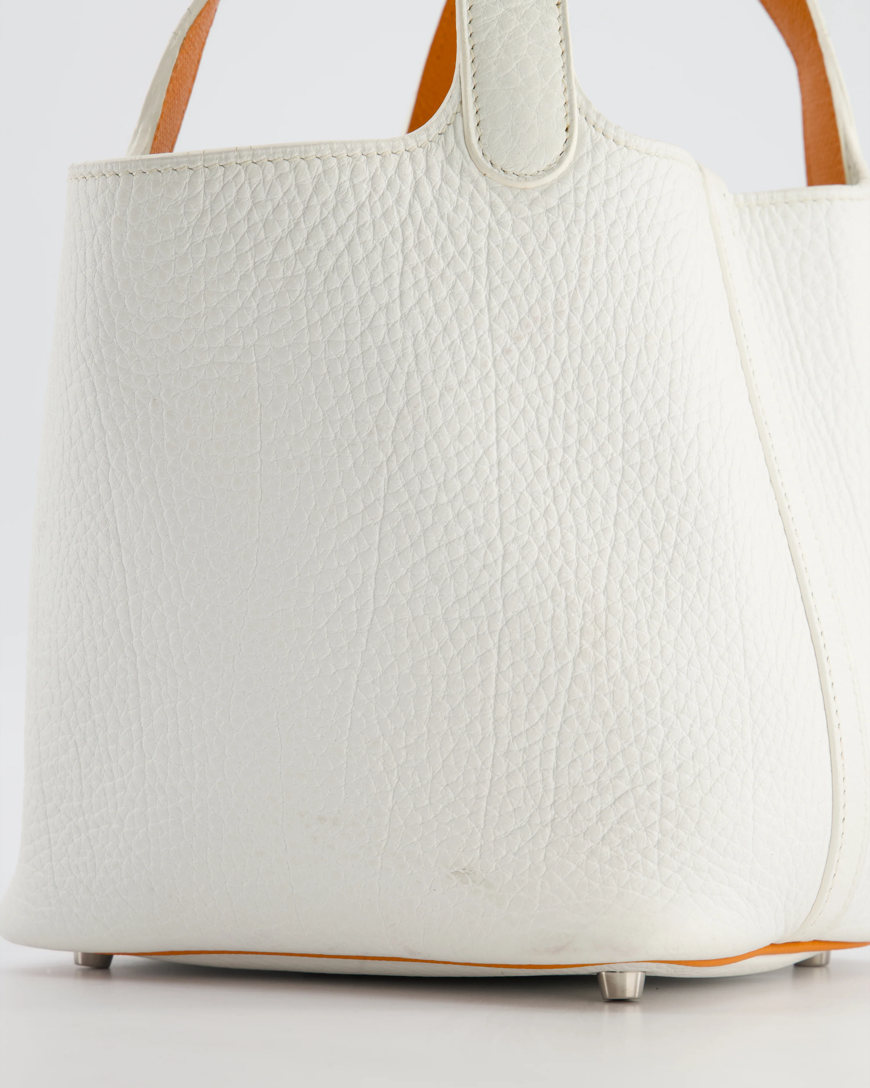*RARE VINTAGE* Hermès Picotin 18 Bag in Blanc Fjiord Leather with Palladium Hardware & Orange Handles - Image 14