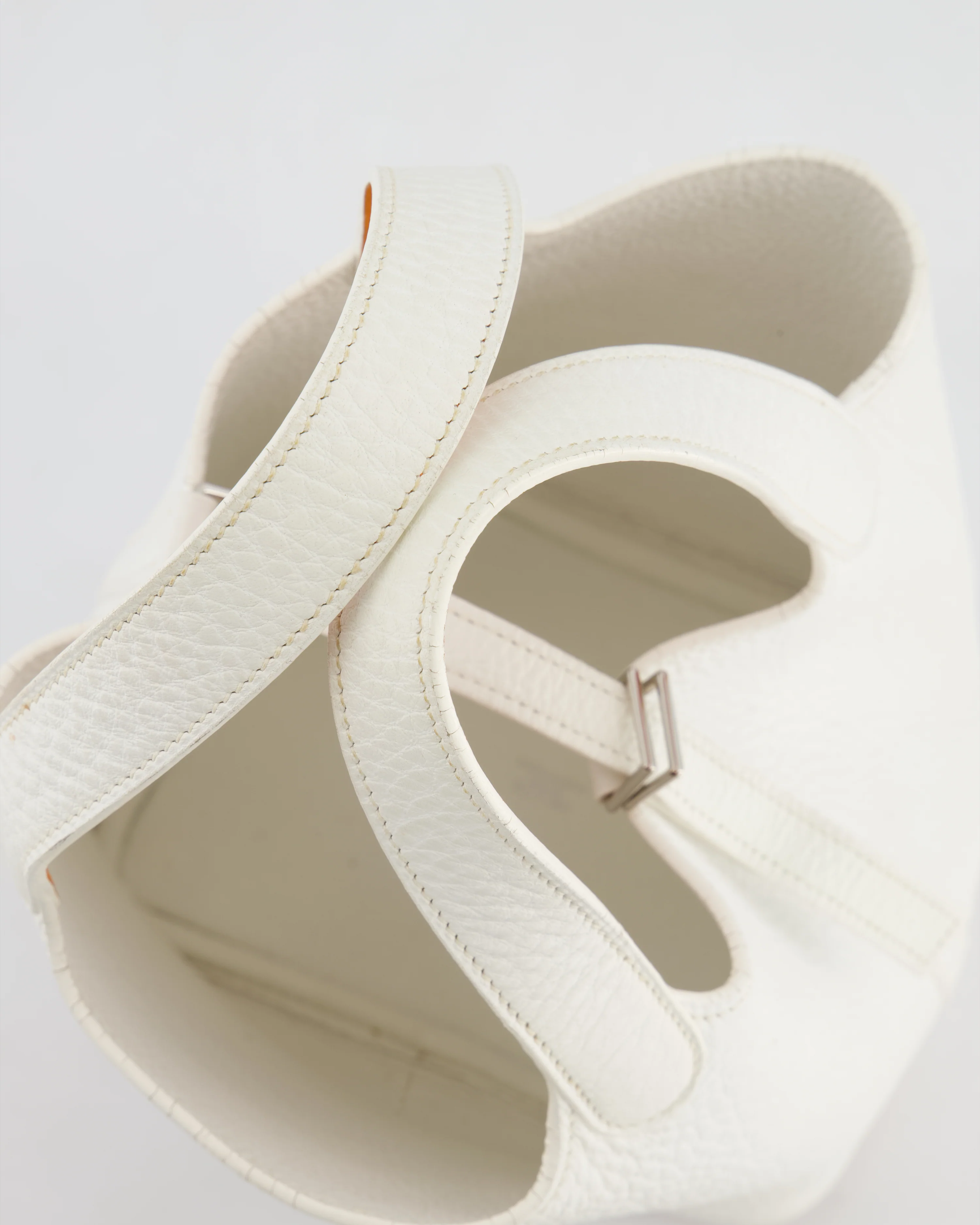 *RARE VINTAGE* Hermès Picotin 18 Bag in Blanc Fjiord Leather with Palladium Hardware & Orange Handles - Image 15