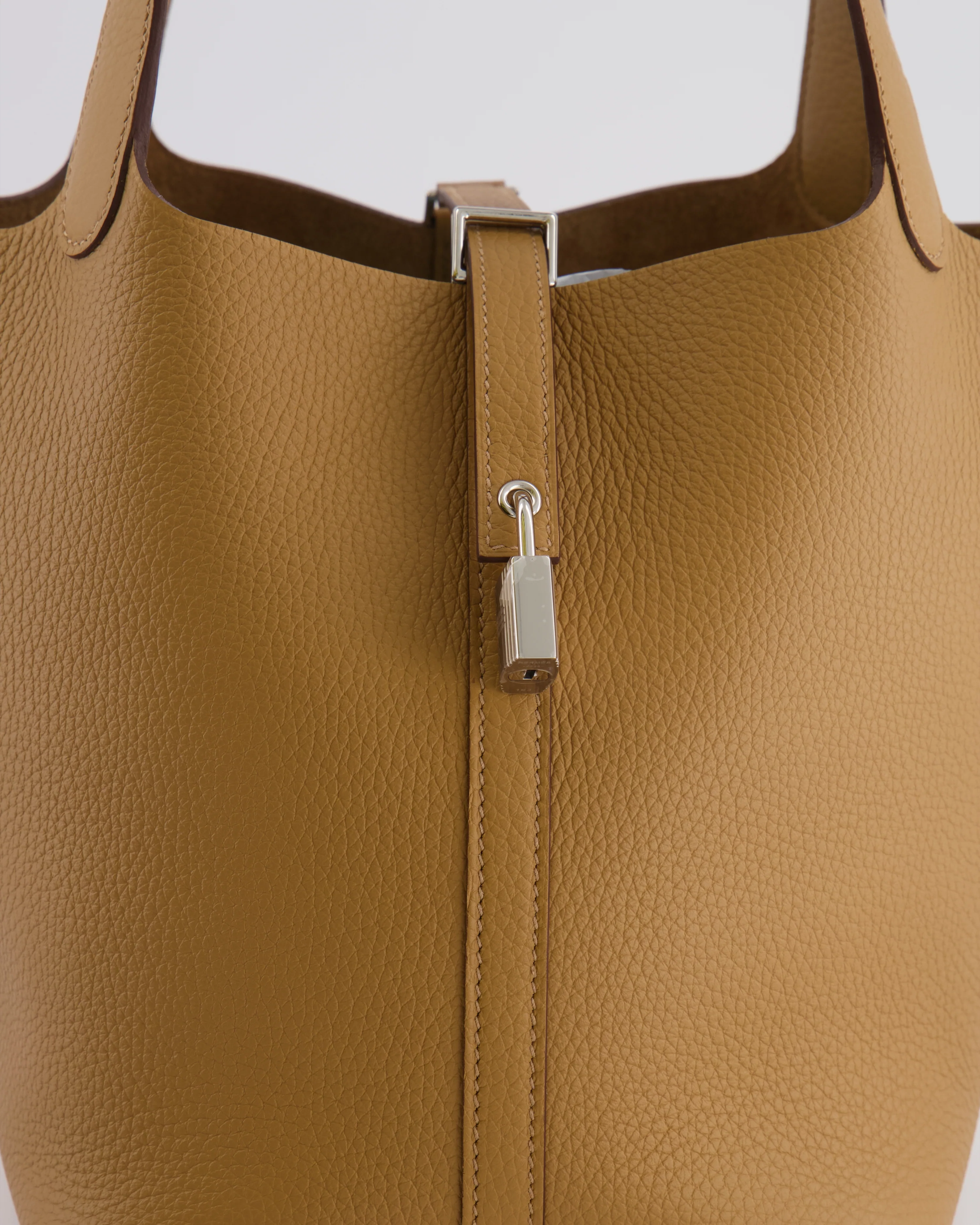 Hermès Picotin Lock 22 Bag in Biscuit Clemence Leather with Palladium Hardware - Image 9