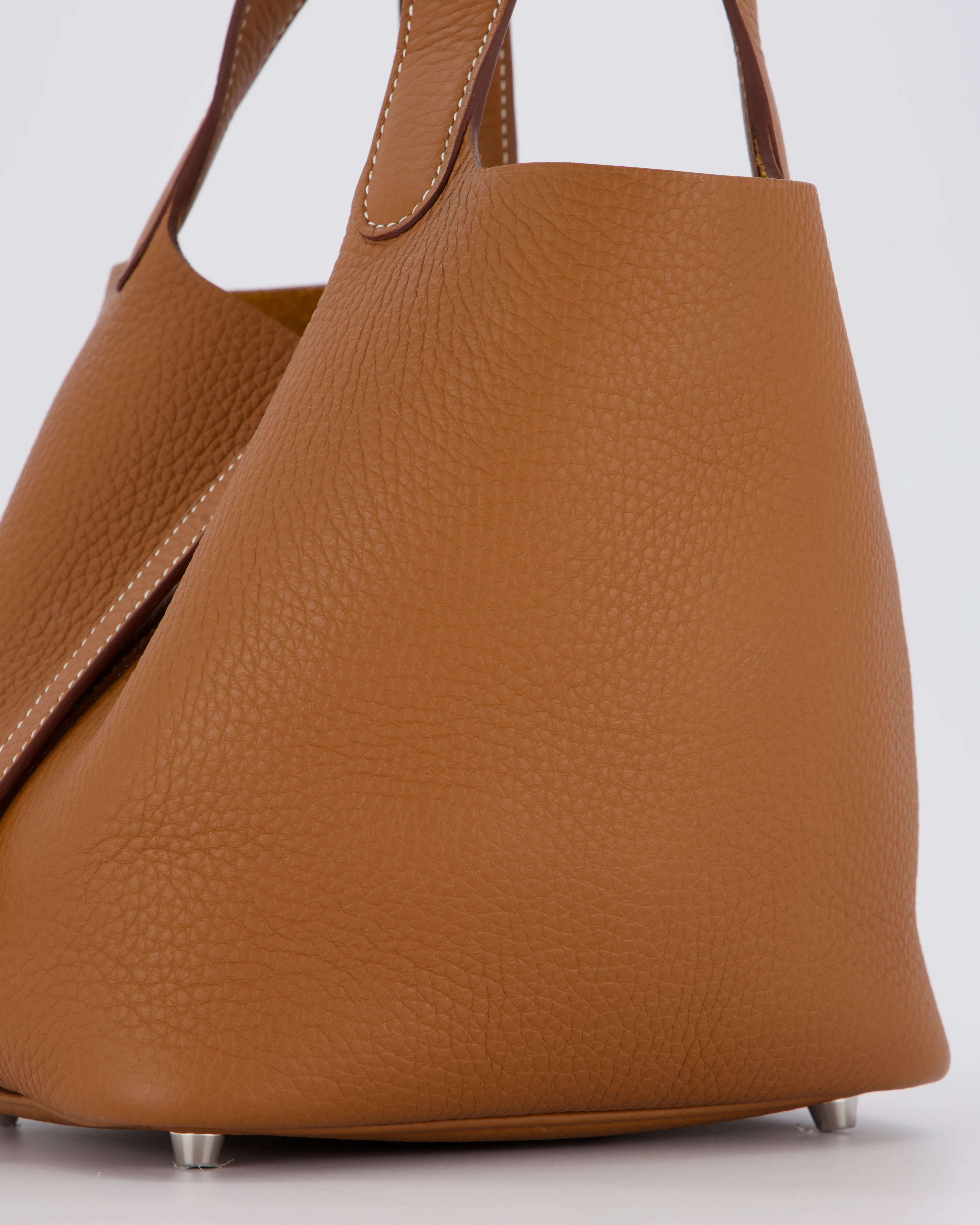 Hermès Picotin 18 Lock Bag in Gold Taurillon Clemence Leather with Palladium Hardware - Image 13