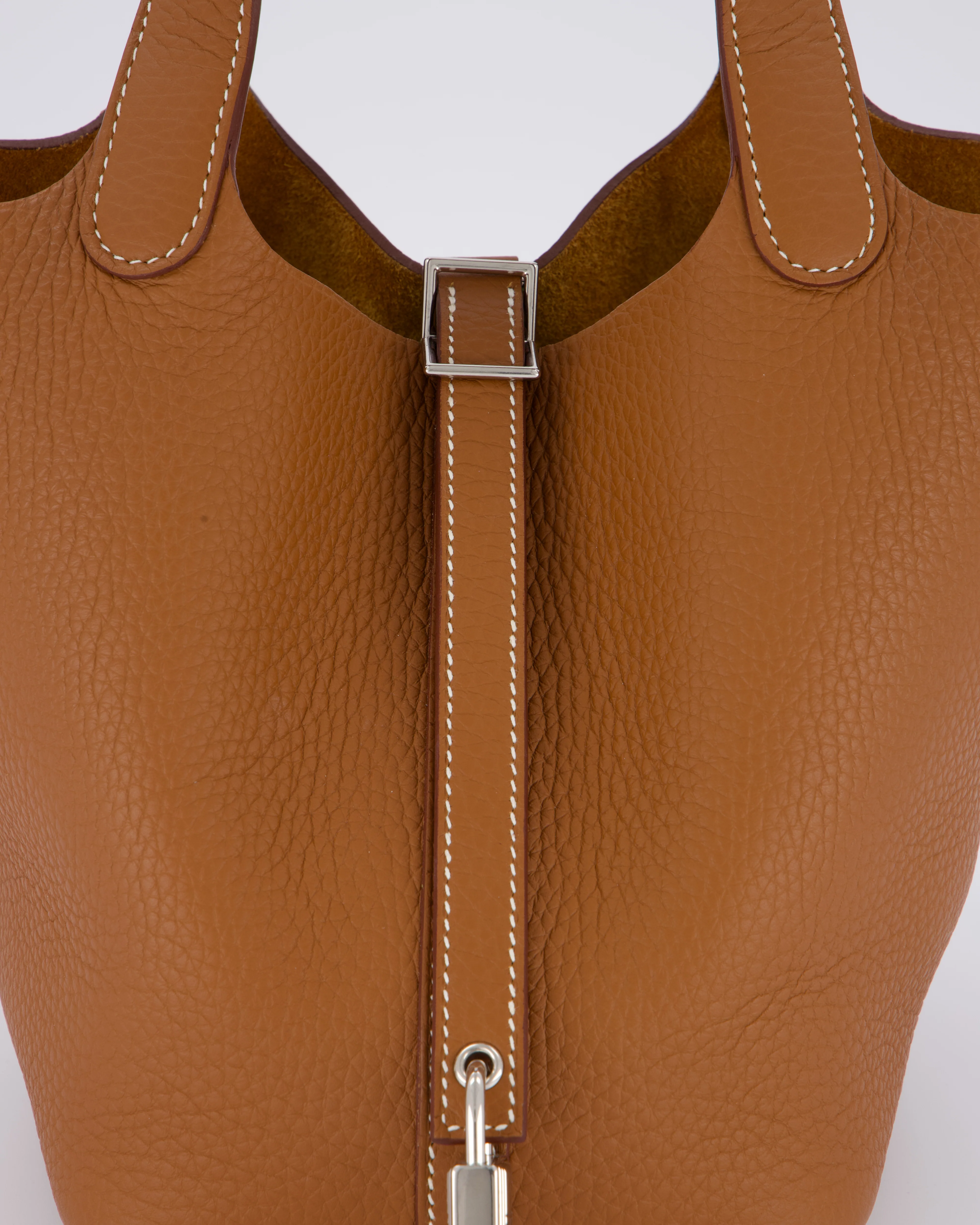 Hermès Picotin 18 Lock Bag in Gold Taurillon Clemence Leather with Palladium Hardware - Image 15