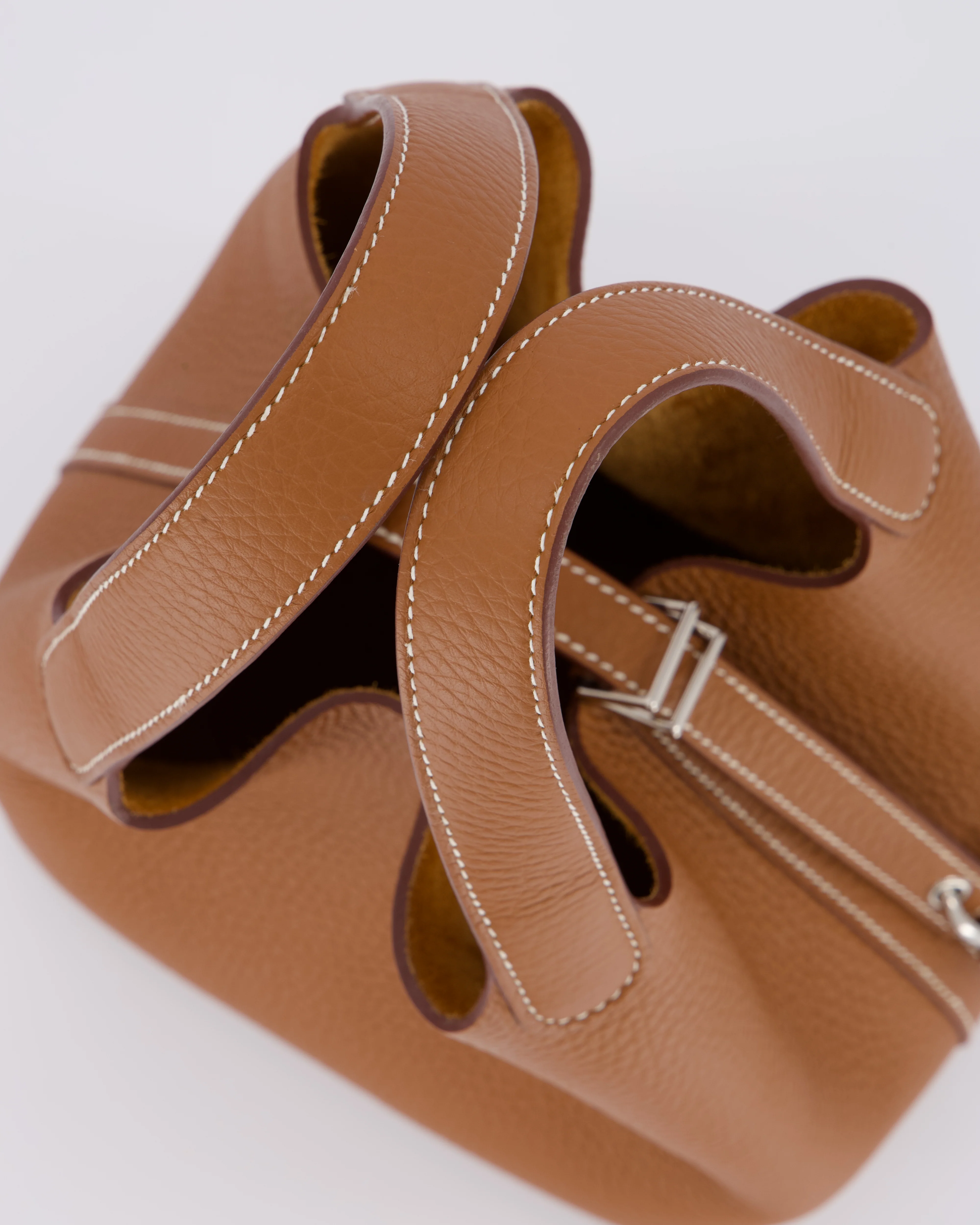 Hermès Picotin 18 Lock Bag in Gold Taurillon Clemence Leather with Palladium Hardware - Image 9