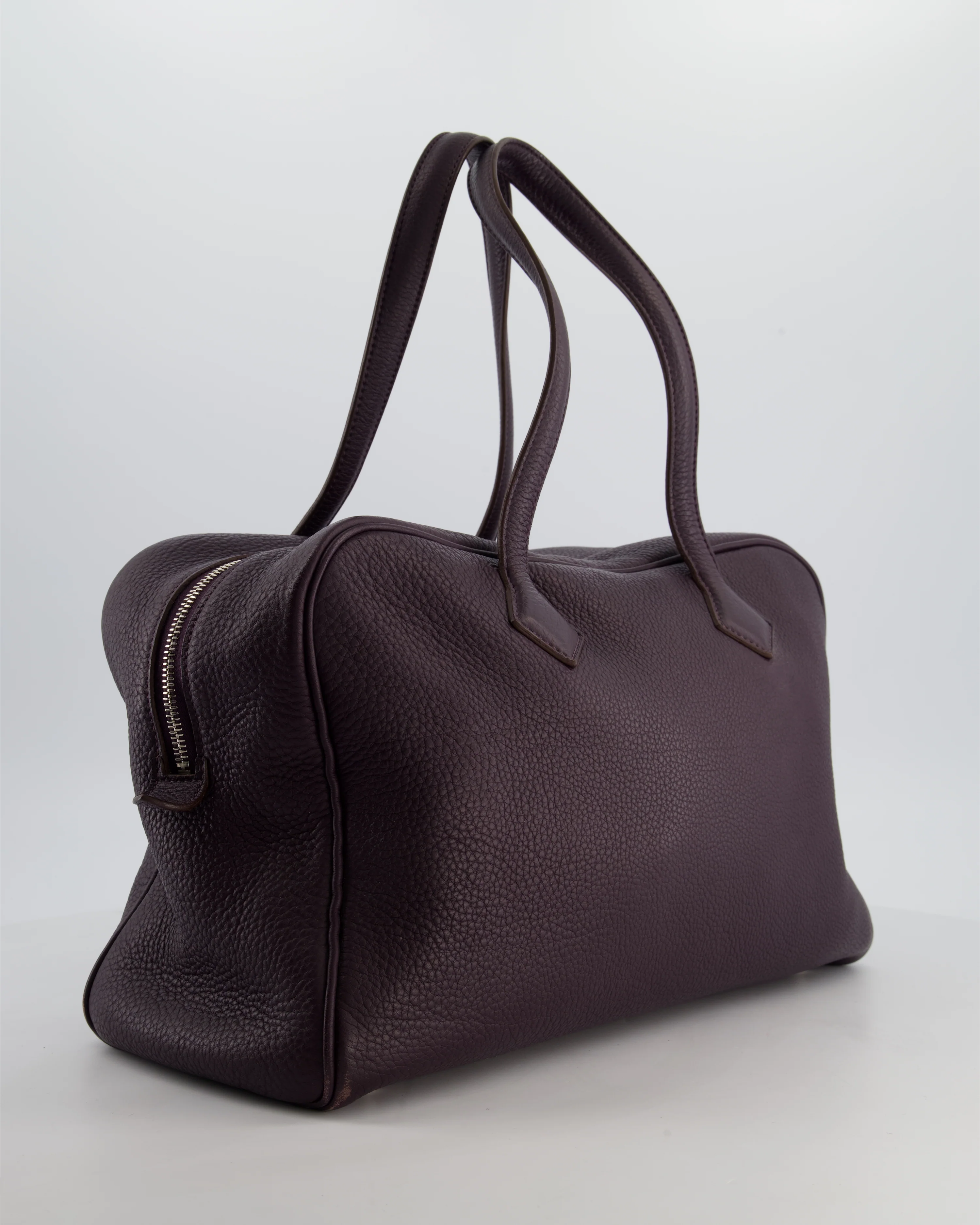Hermès Victoria II 35cm Bag in Raisin Clemence Leather with Palladium Hardware - Image 2
