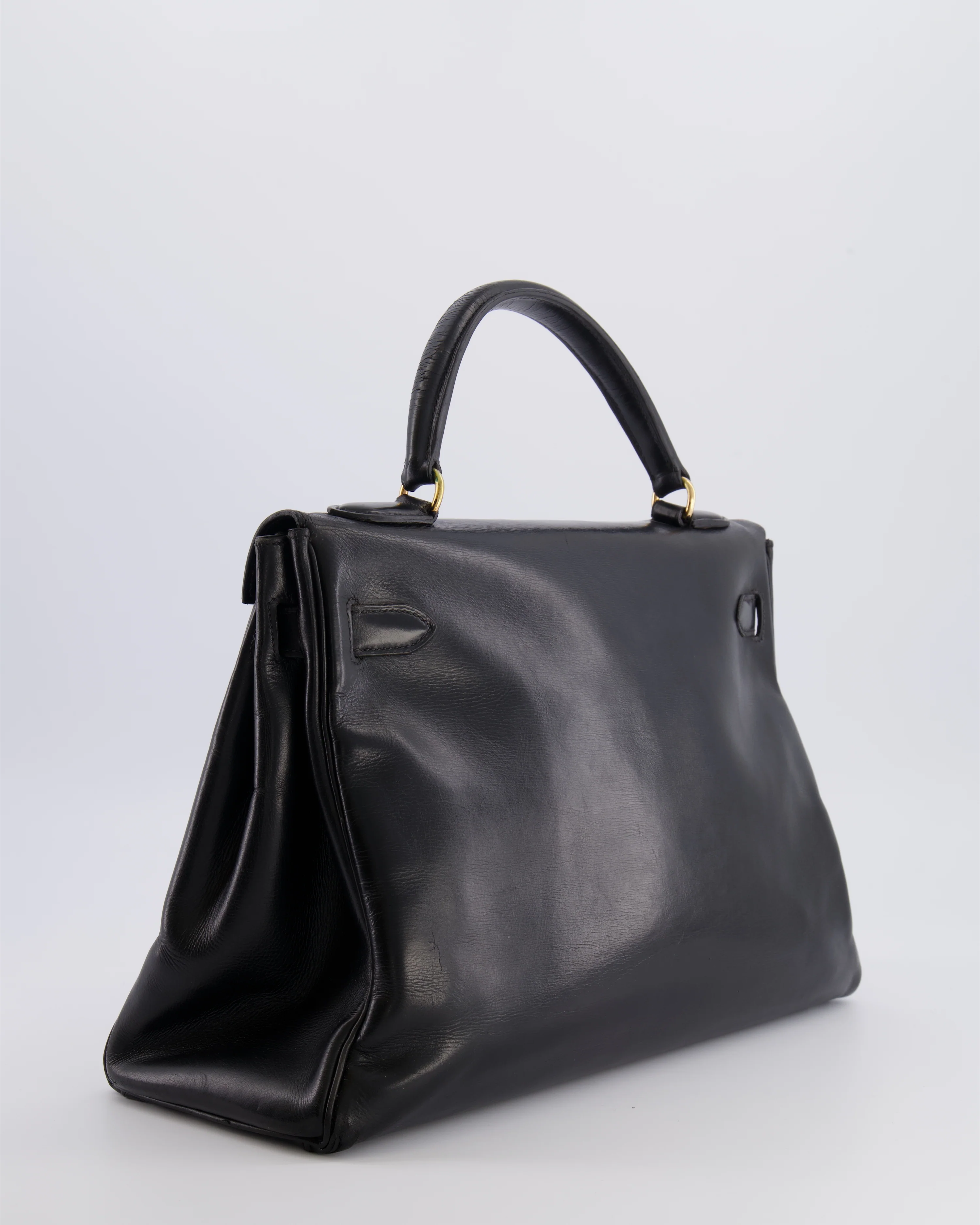 Hermès Vintage Kelly 32 Retourne Bag in Black Calfskin Box Leather with Gold Hardware - Image 10