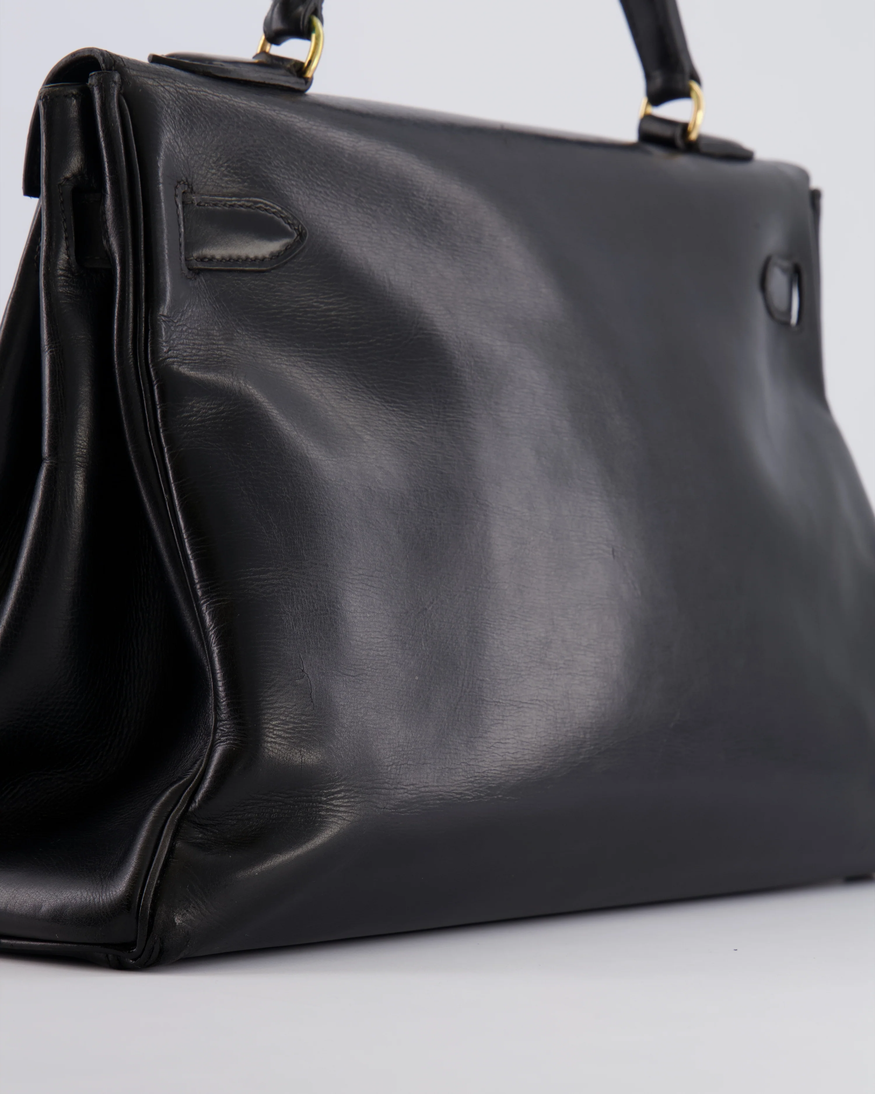 Hermès Vintage Kelly 32 Retourne Bag in Black Calfskin Box Leather with Gold Hardware - Image 14