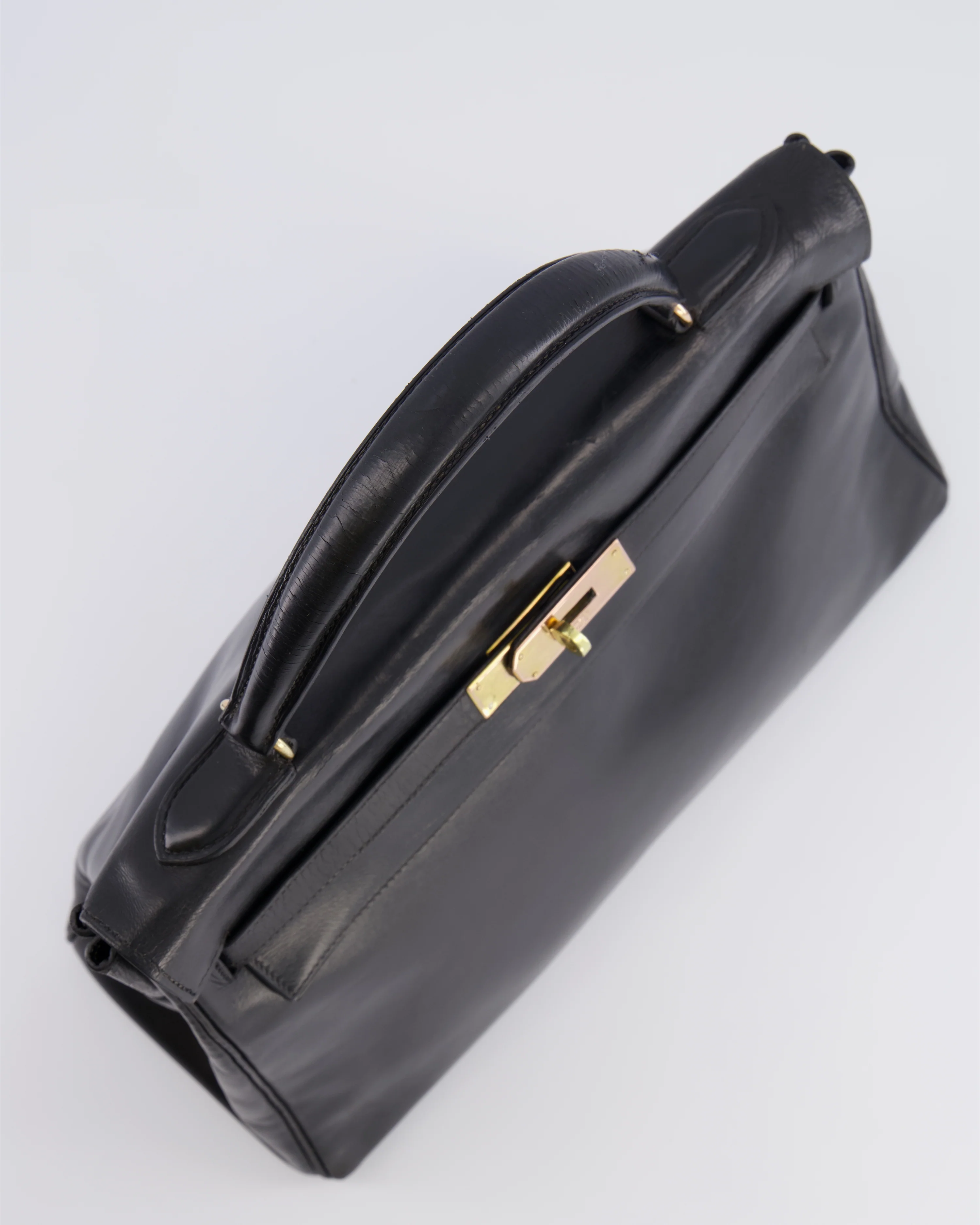 Hermès Vintage Kelly 32 Retourne Bag in Black Calfskin Box Leather with Gold Hardware - Image 19