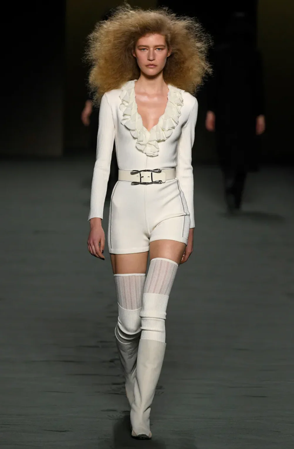 Hermès Fall 2022 White Playsuit with Ruffle Collar and Ribbed Sleeves FR 36 Size UK 8 - Image 6
