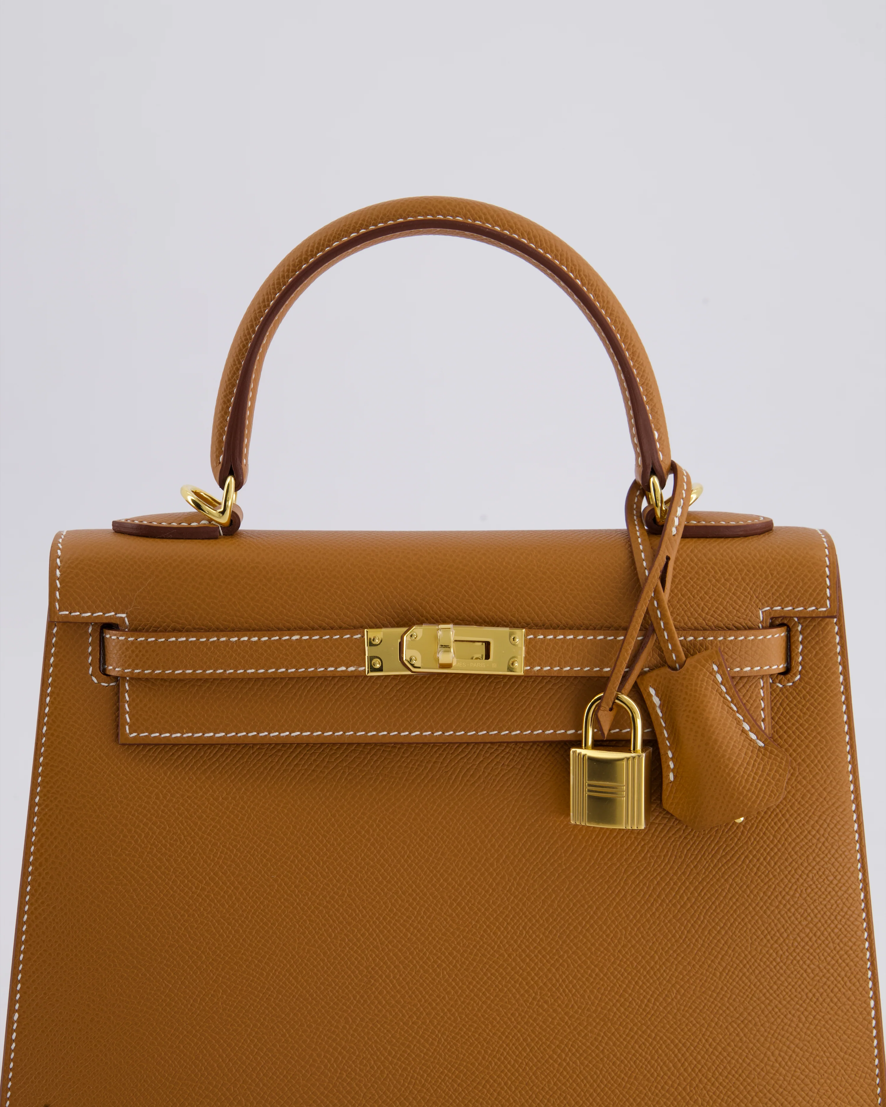 *HOLY GRAIL* Hermès Kelly 25 Sellier Bag in Gold Epsom Leather with Gold Hardware - Image 16